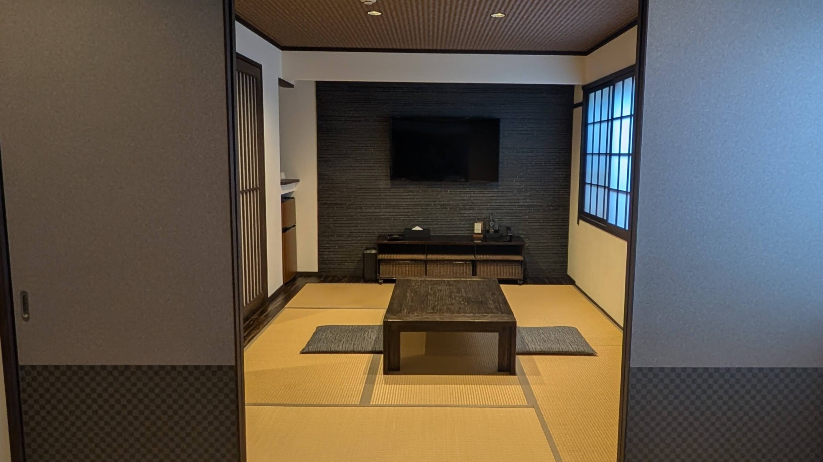 Modern Japanese-style room 1