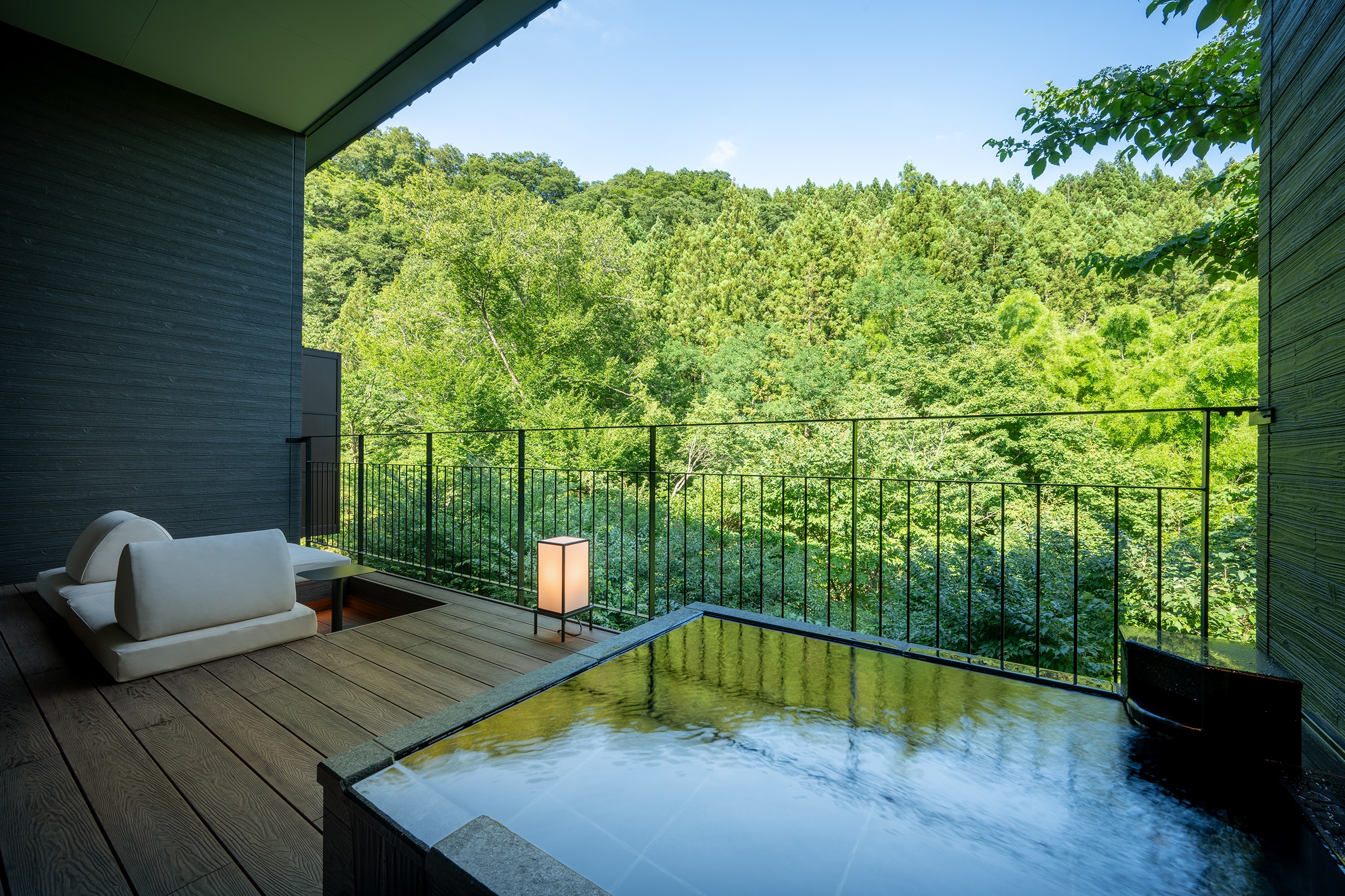 River View Suite Terrace and open-air bath in the room