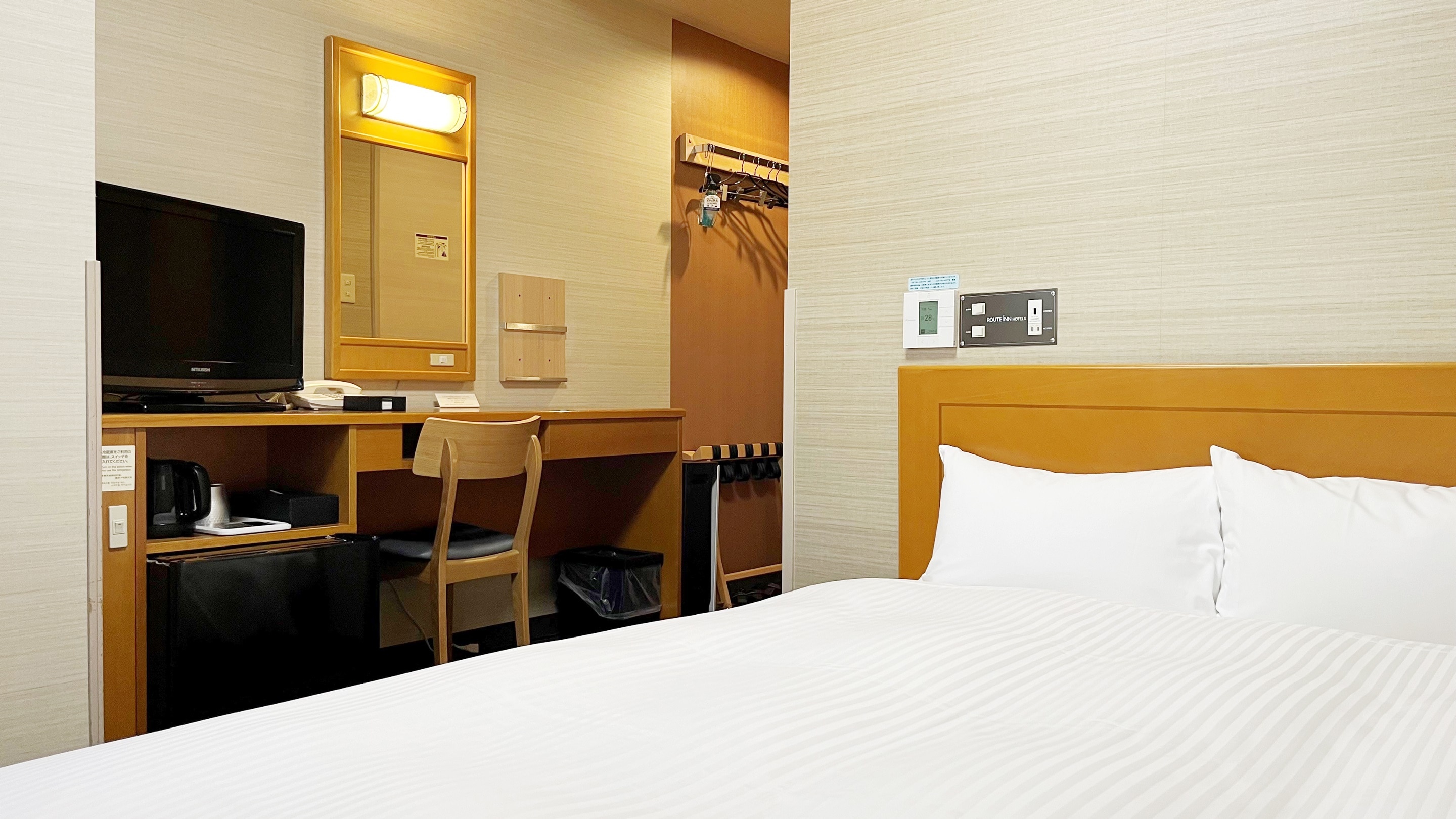 Semi-double room: bed width 140cm x 196cm