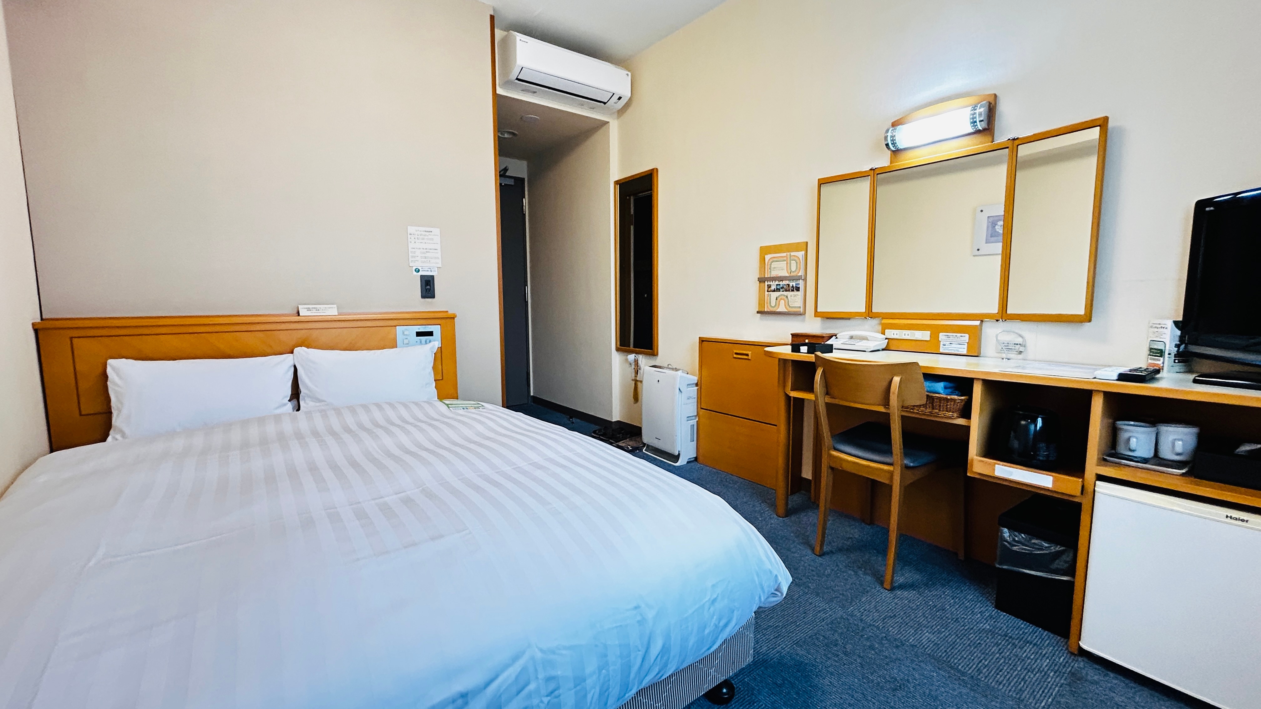 Semi-double room