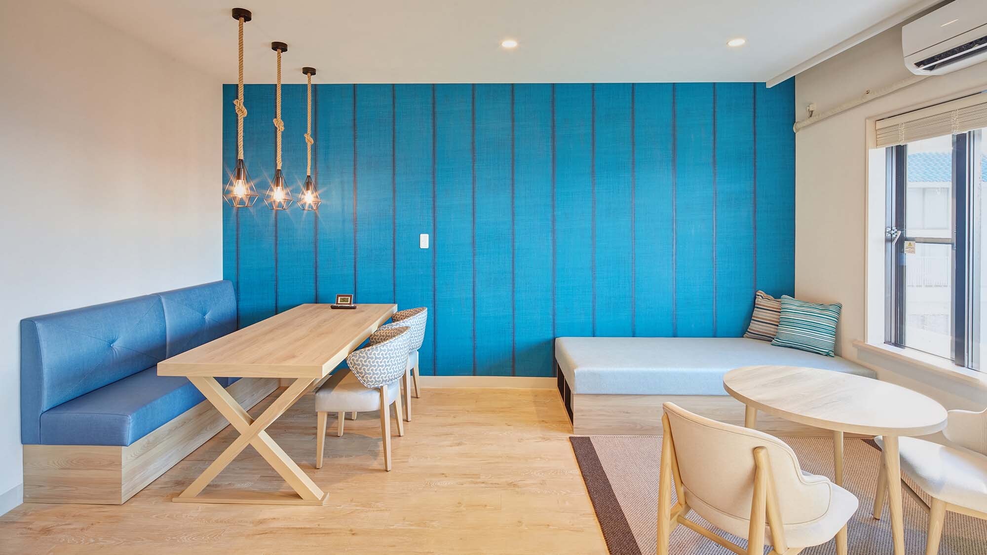 [Ocean Family Room]