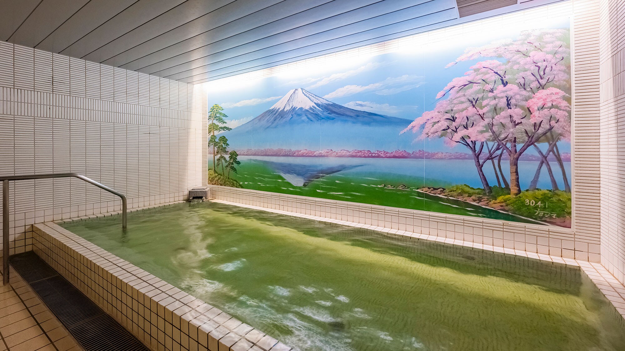 [Fujimi-yu: A public bath atmosphere.] Take a break with Mount Fuji in the background.
