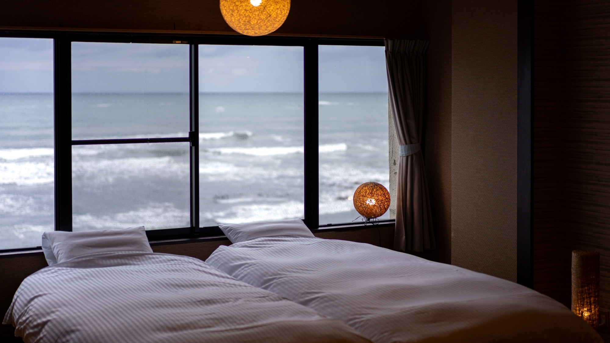 [Kamar bergaya Jepang 2 kamar] Silakan habiskan waktu Anda merasakan lautan menyebar di depan Anda.