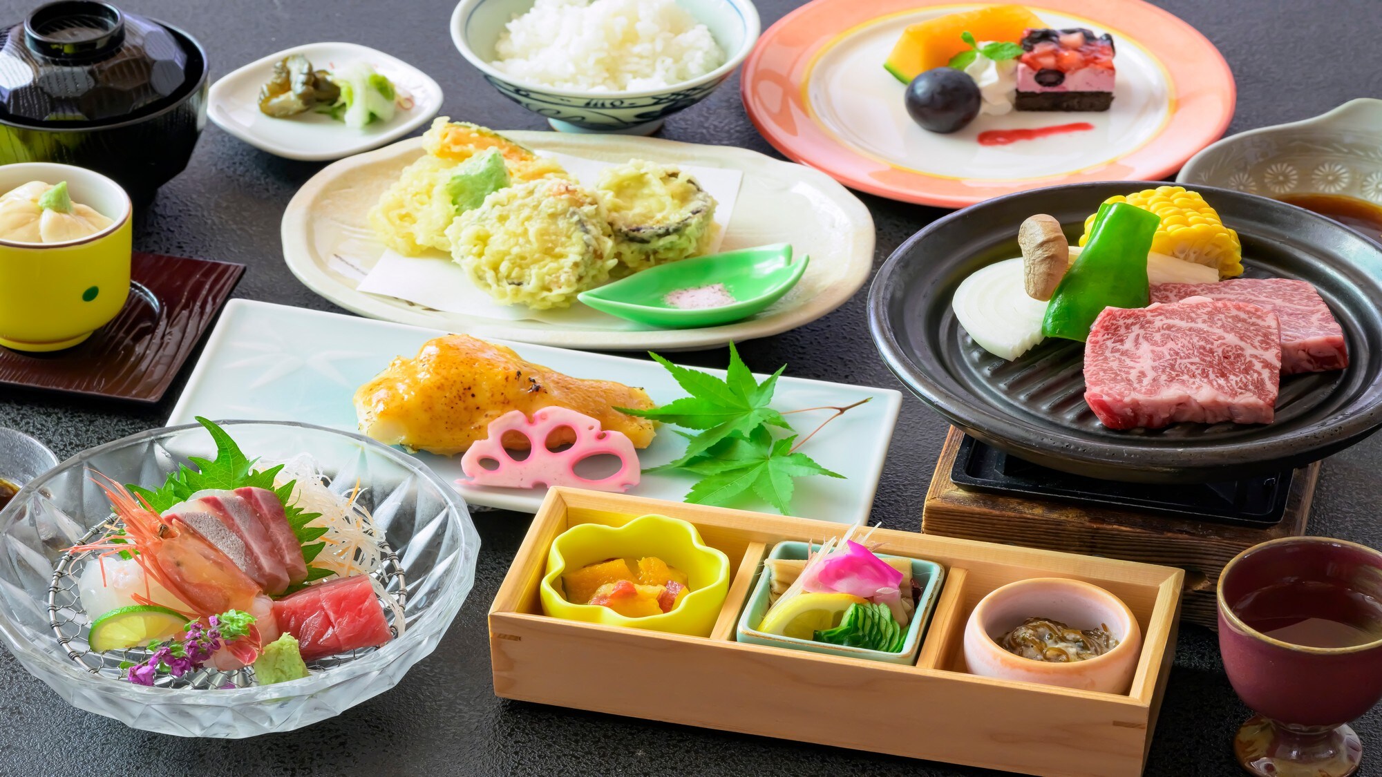 Domestic beef loin porcelain plate 〇 Standard Kaiseki 〇 Summer flower