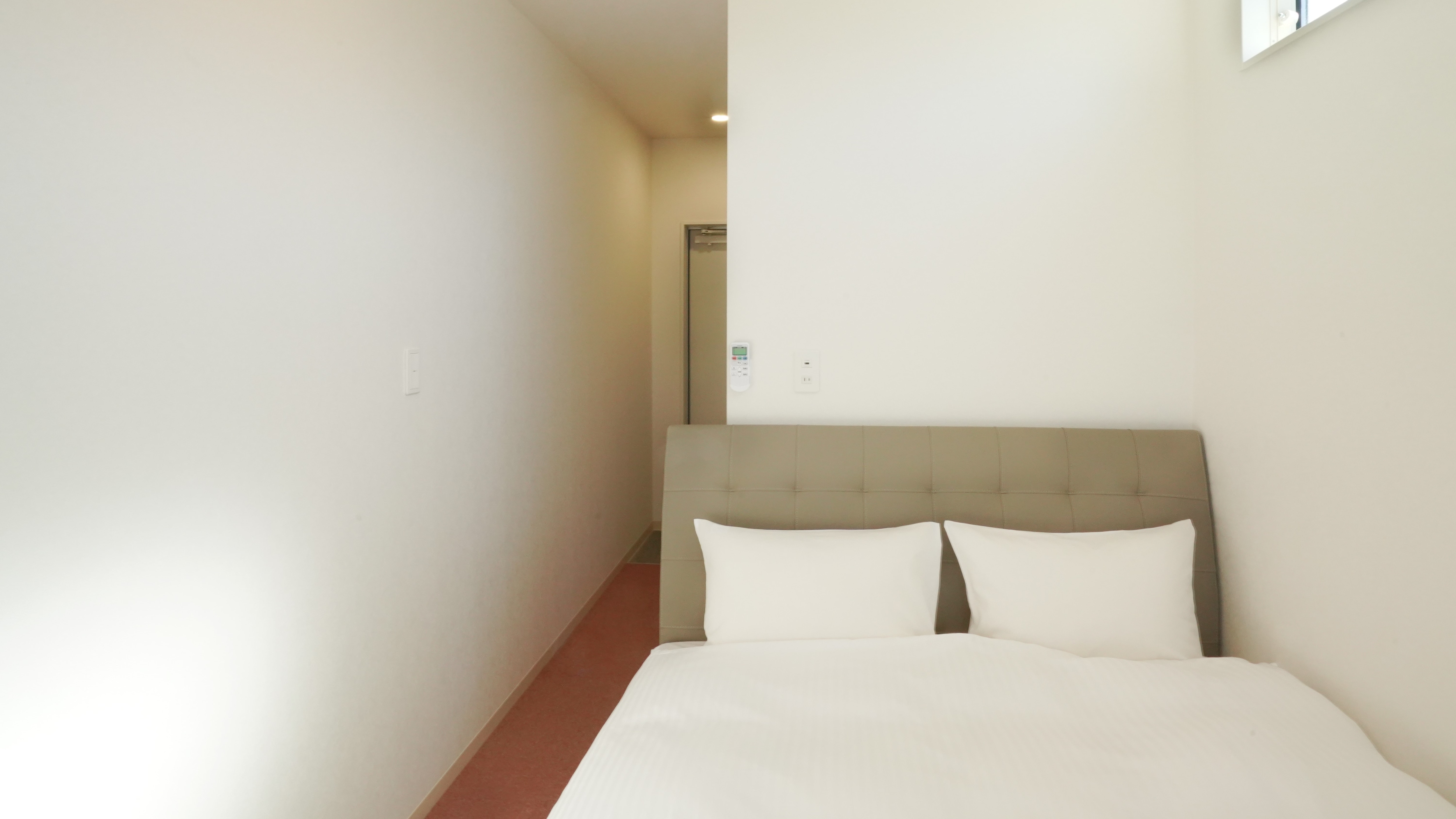 ◆Guest rooms: All rooms are equipped with True Sleeper and France Bed memory foam pillows. (Example)