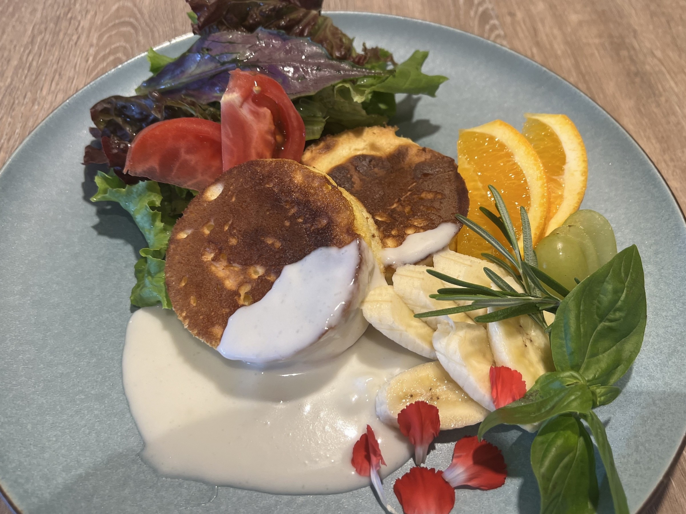 Hawaiian pancakes (breakfast)