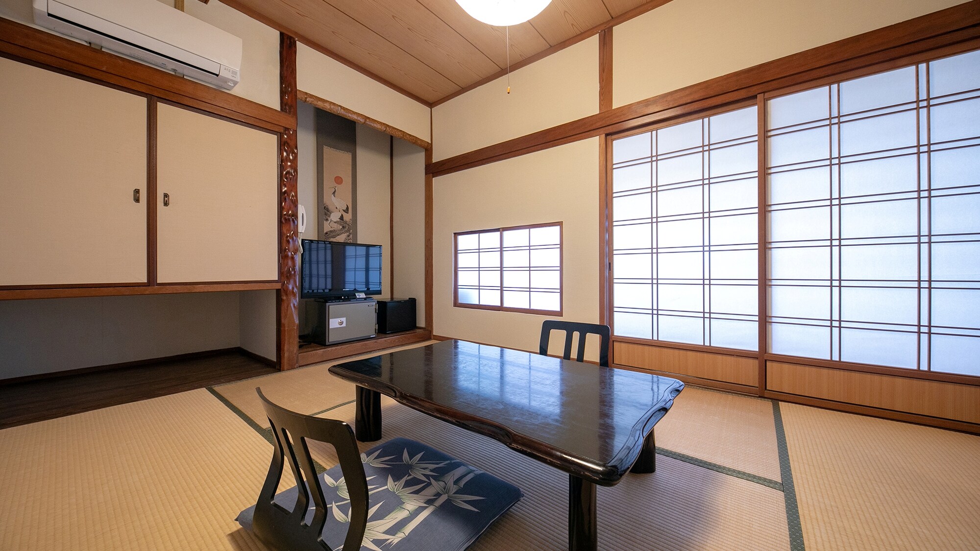 [Phòng theo phong cách Nhật Bản, 6 tấm chiếu tatami] Thoải mái sử dụng cho khách du lịch một mình hoặc khách công tác.