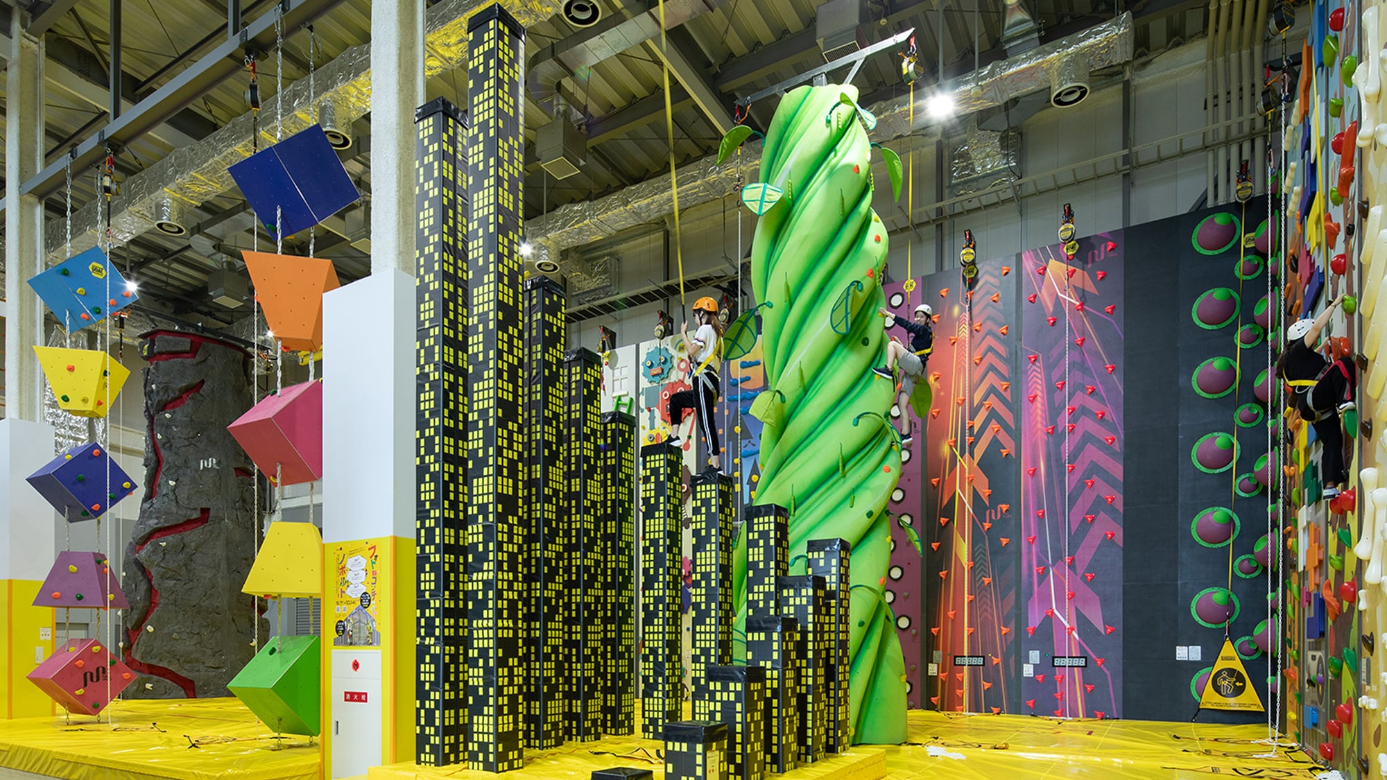 Tampilan interior Novolt