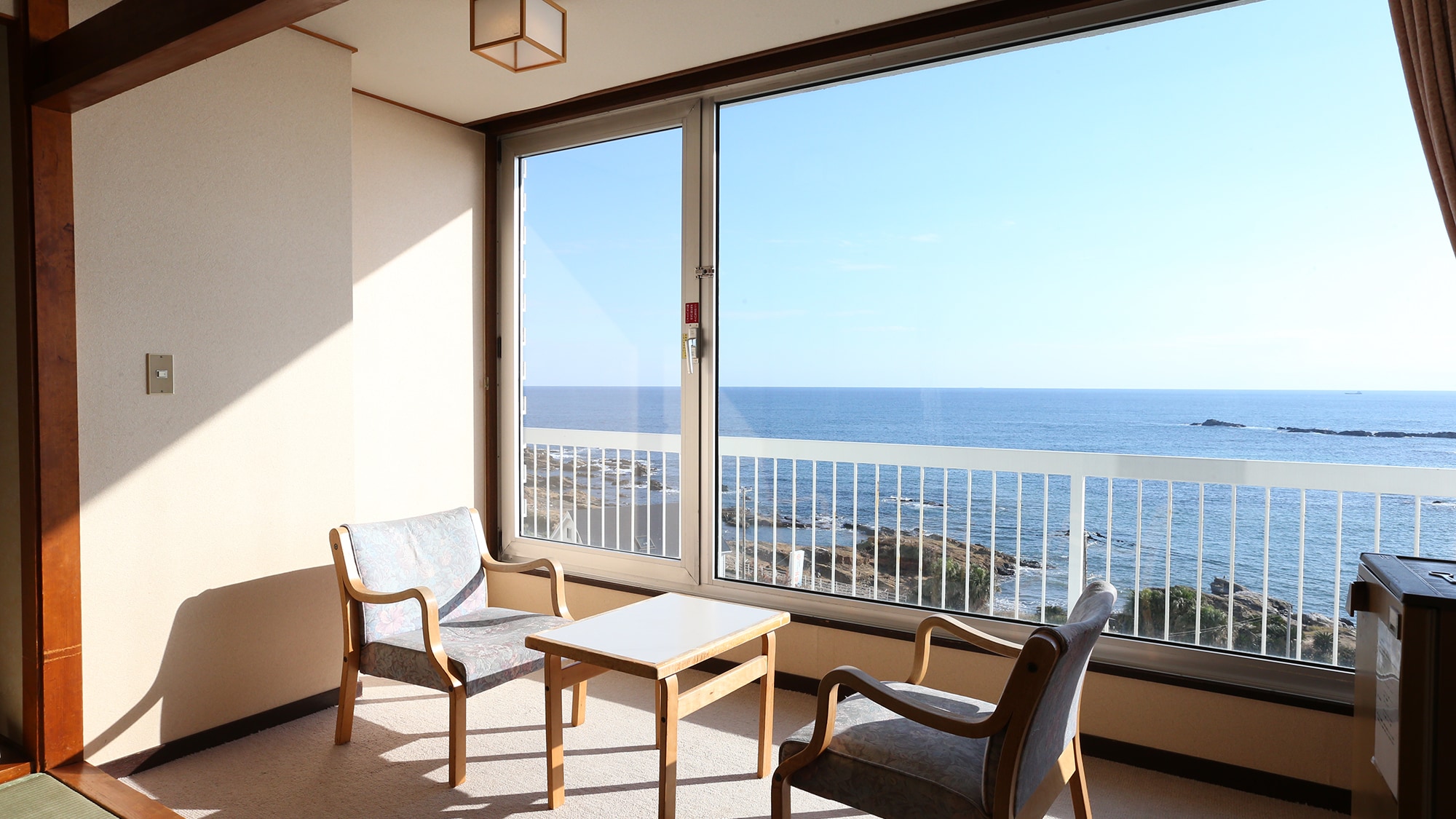 Japanese-style room (12 + 4.5 tatami mats). Two rooms connected together for a relaxing stay.