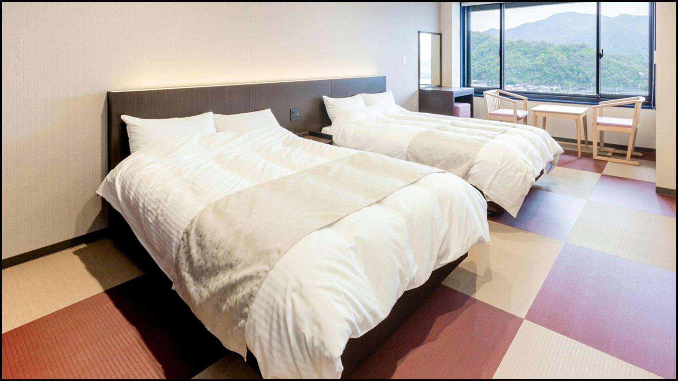 Bên biển đôi hiện đại