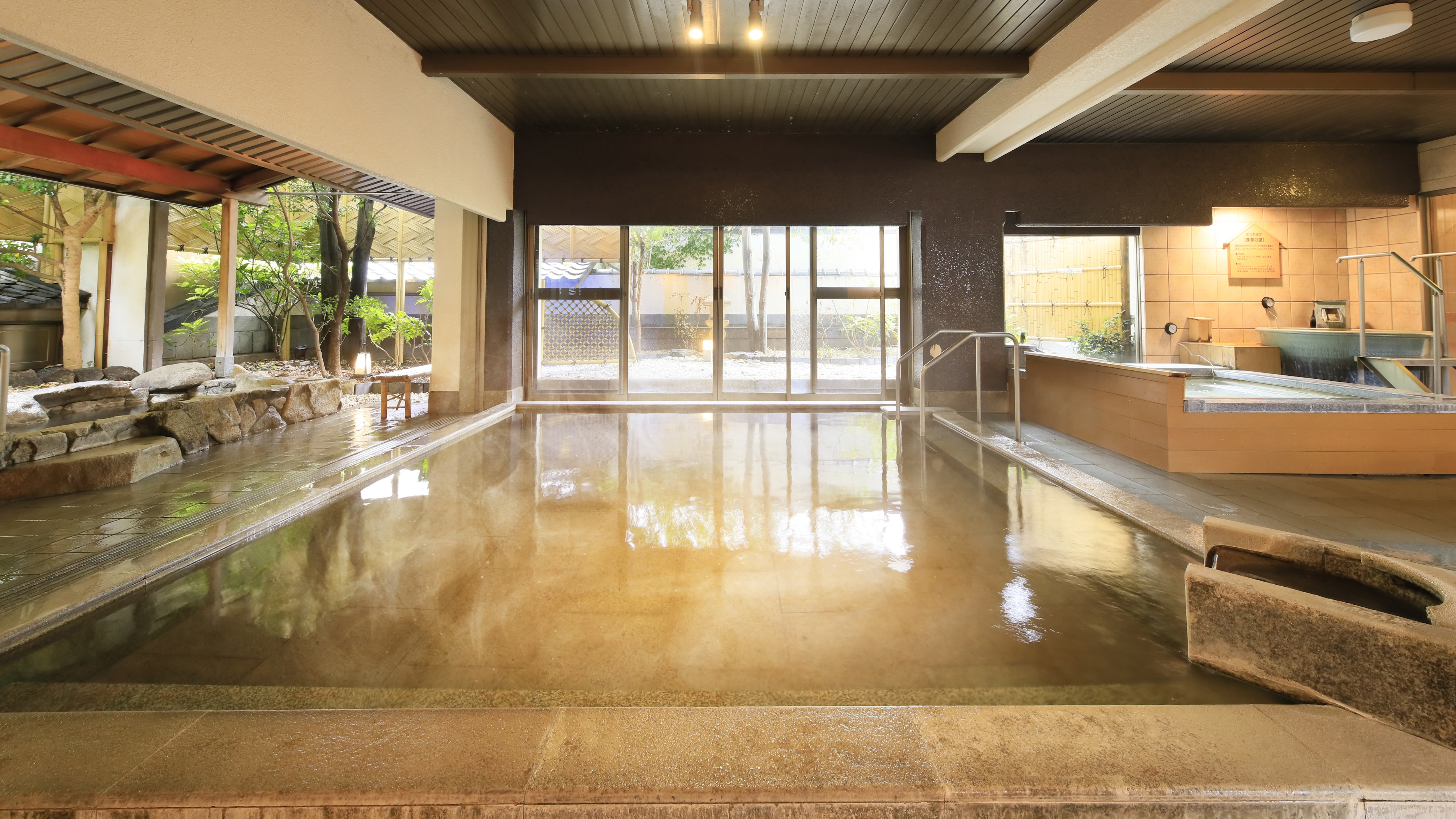 女性大浴場“衣之湯”