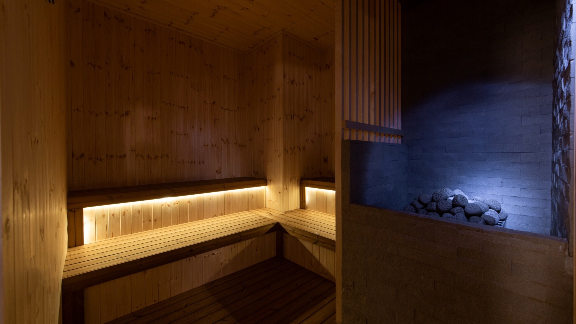 [Ruang sauna wanita] Pemanggangan sendiri juga OK. Anda juga bisa menikmati aromaterapi setiap hari Rabu.