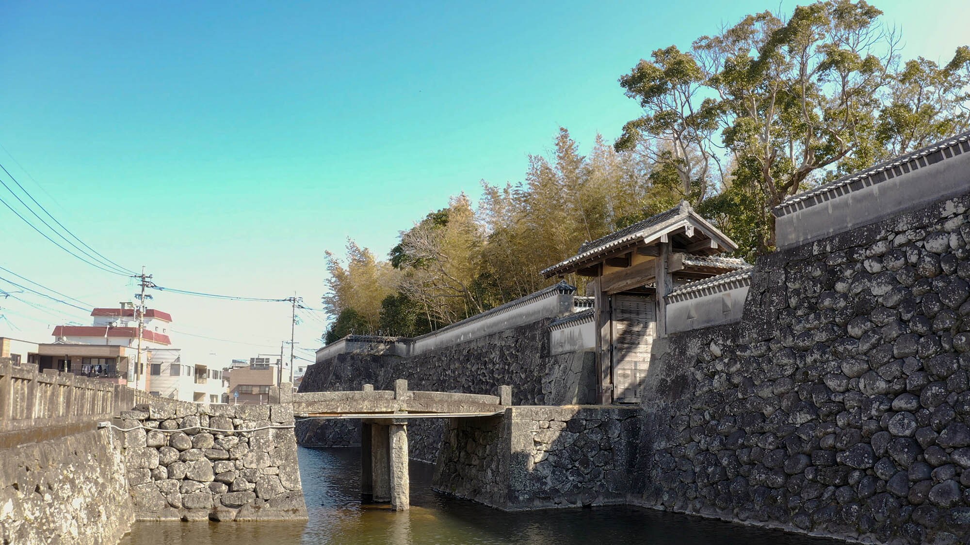 ・石田城（开车约5分钟）
