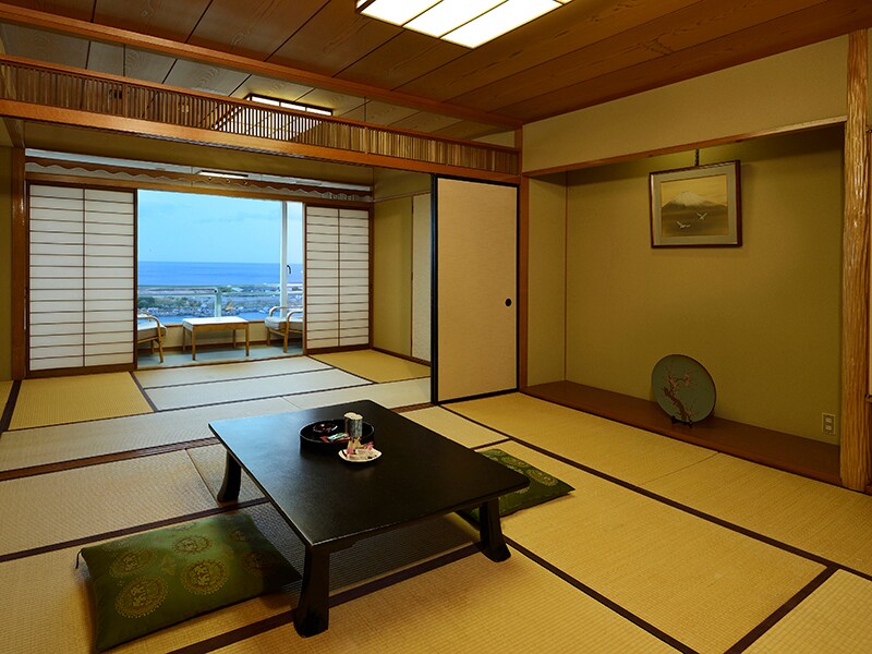 Kamar bergaya Jepang Futama [Pemandangan laut]