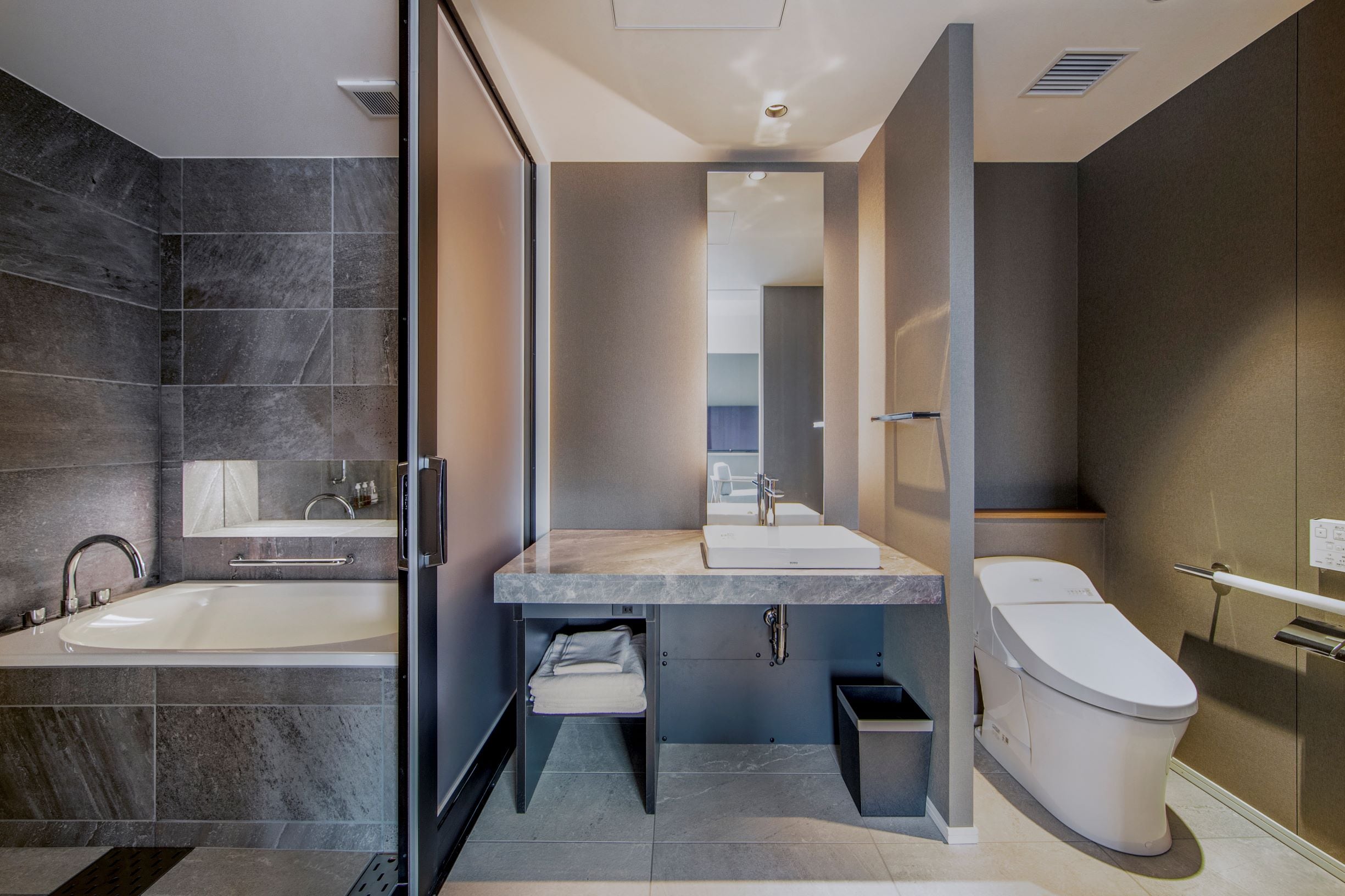 Oike Suite Bathroom