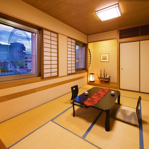 ■12 tatami Japanese-style room■A relaxing space where you can relax barefoot. Enjoy the exquisite night view that Yokohama is proud of.