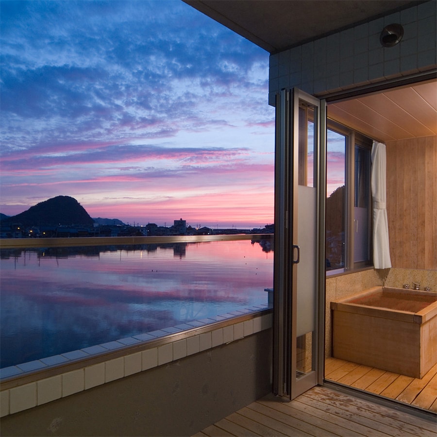 Suite Hakkei Terrace [Sisi sungai 12,5 + 7,5 tatami Kamar bergaya Jepang-Barat dengan bathtub semi-terbuka] Bebas Rokok