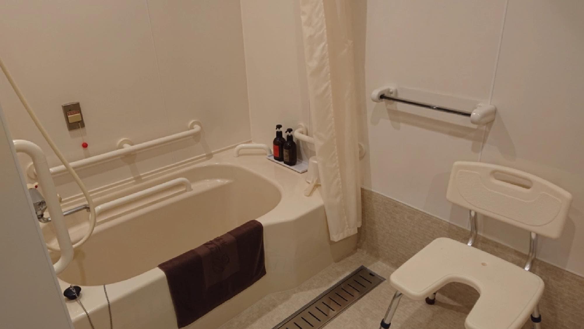 Western-style universal twin room