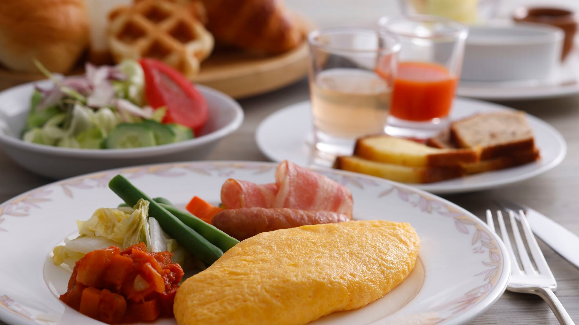 Breakfast image (Western-style buffet)