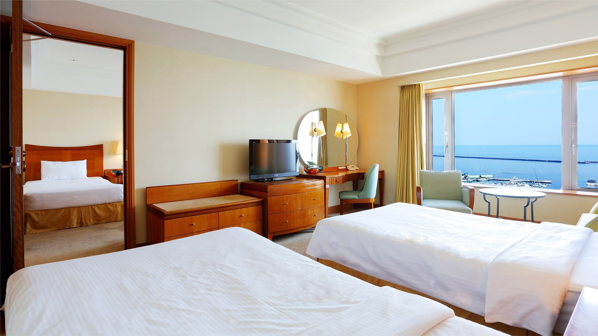 Connecting room