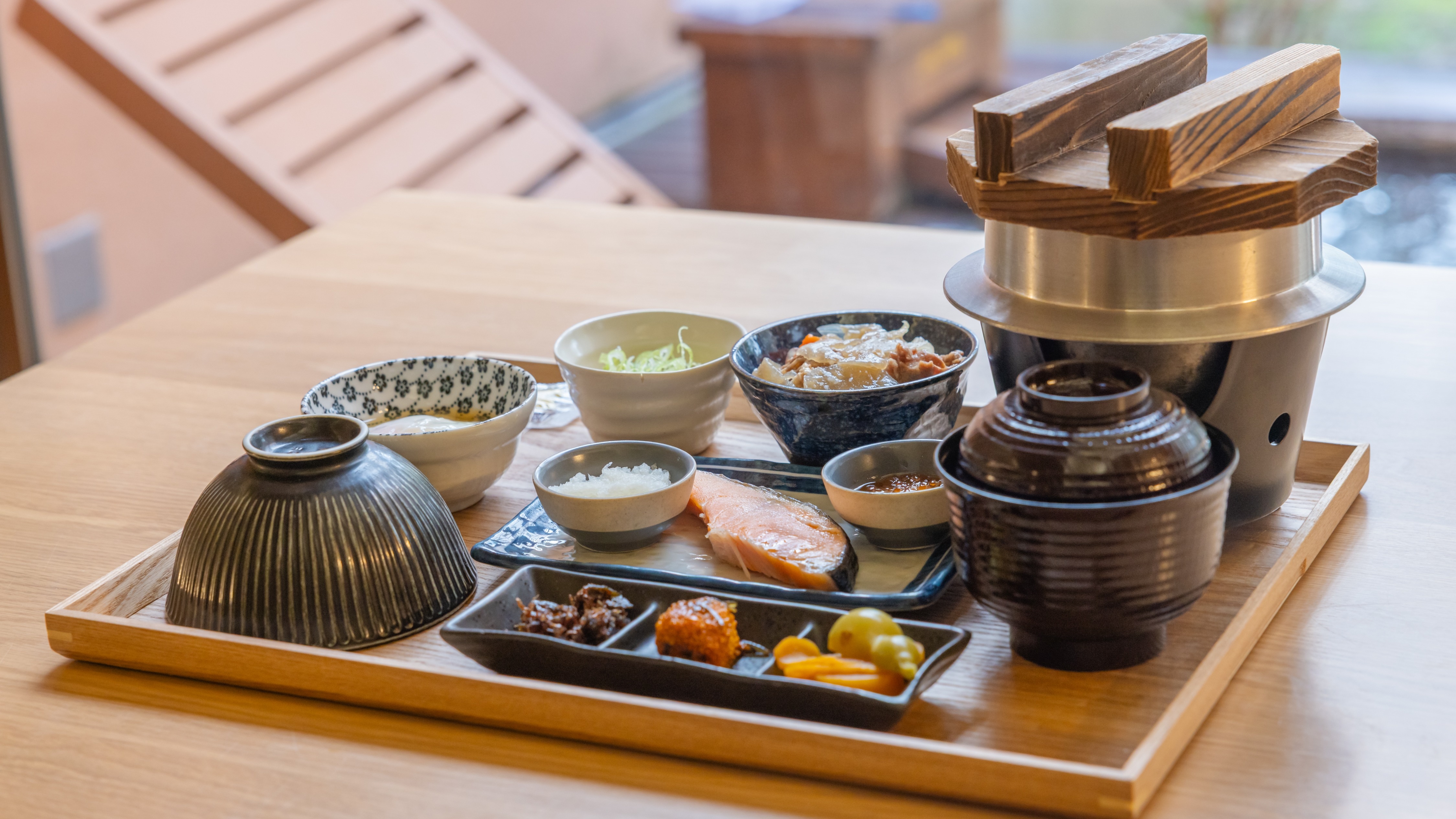 We offer Japanese and Western food for breakfast. (Examples of dishes)