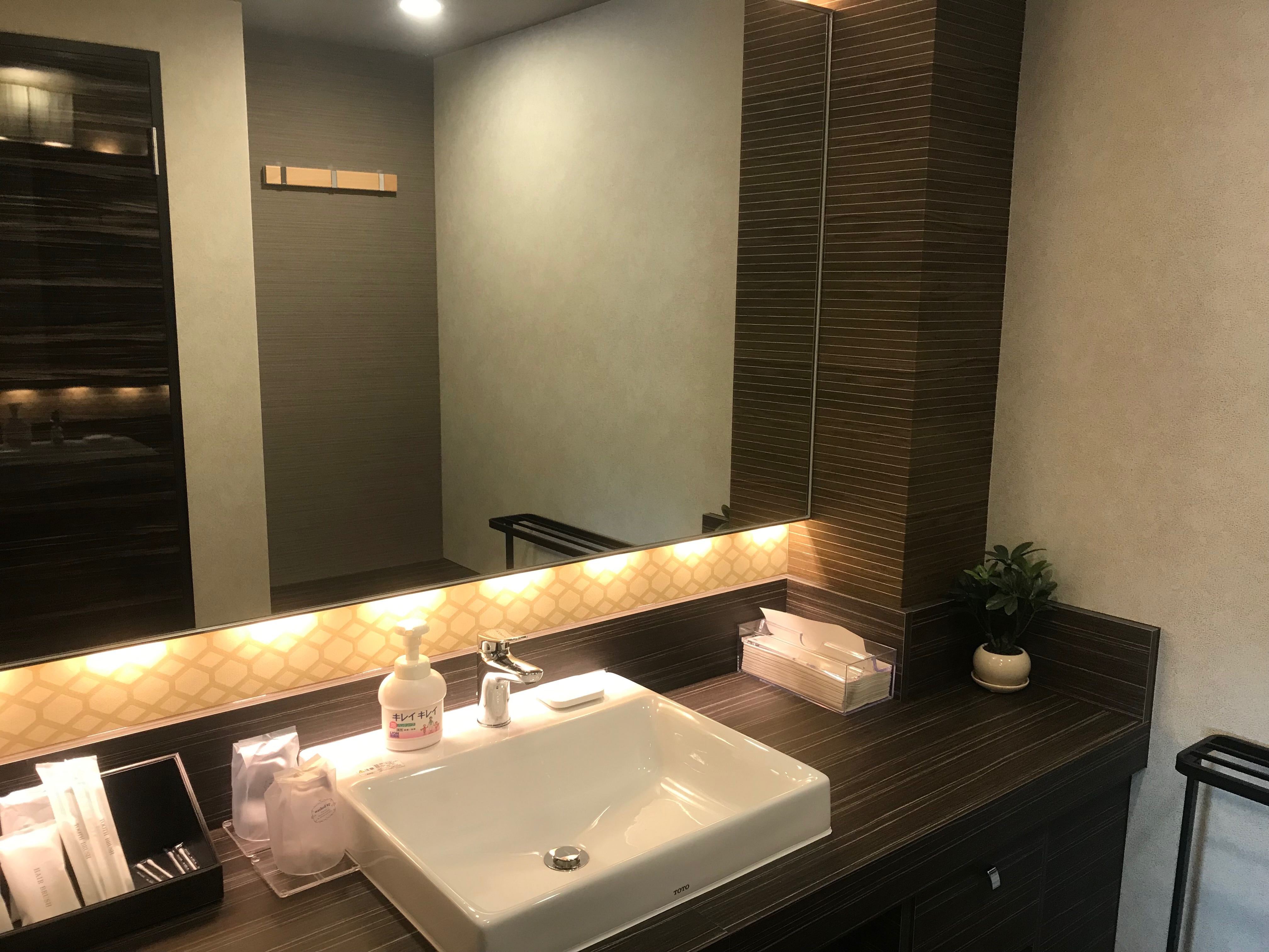 Twin room with open-air bath