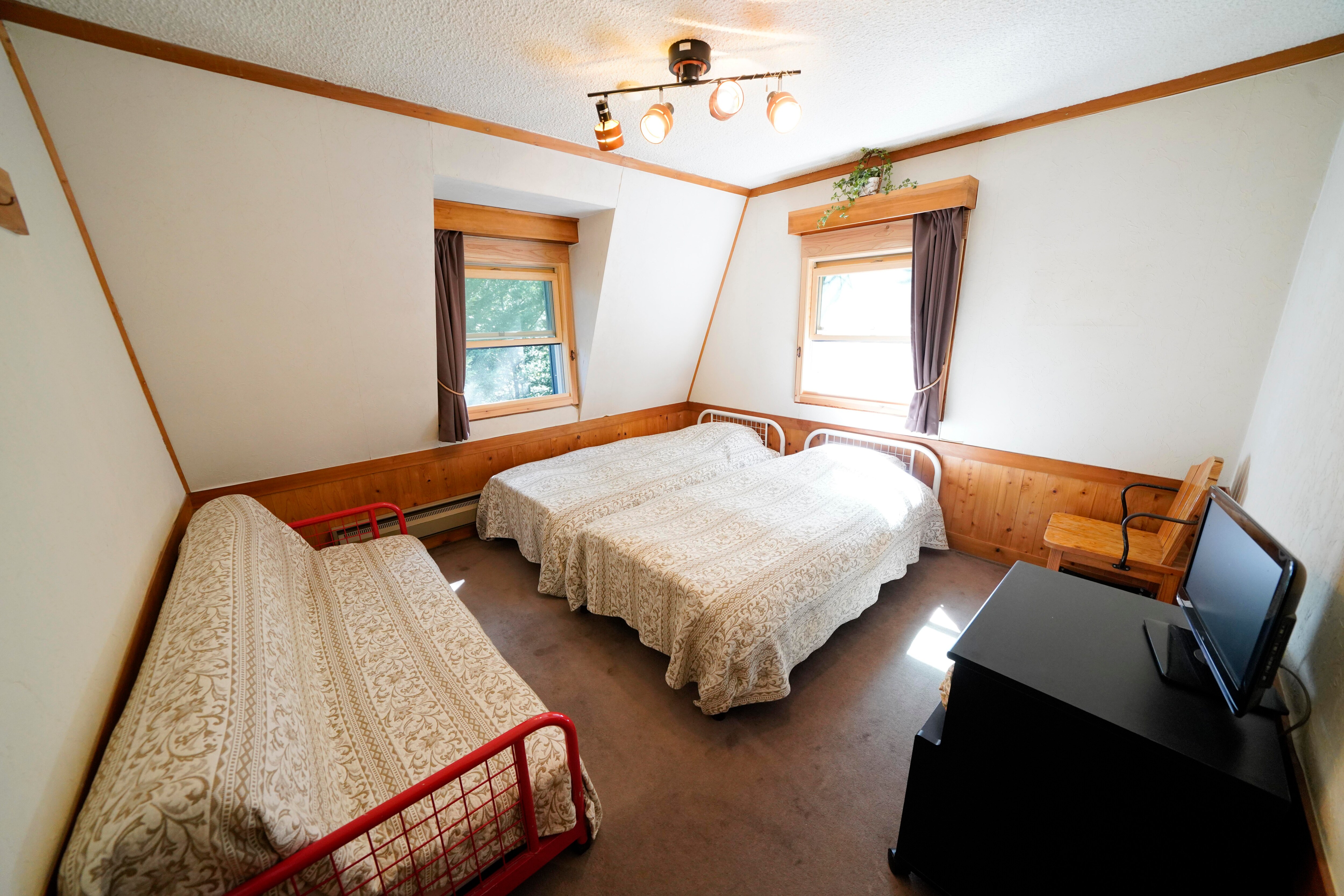 Twin room 1