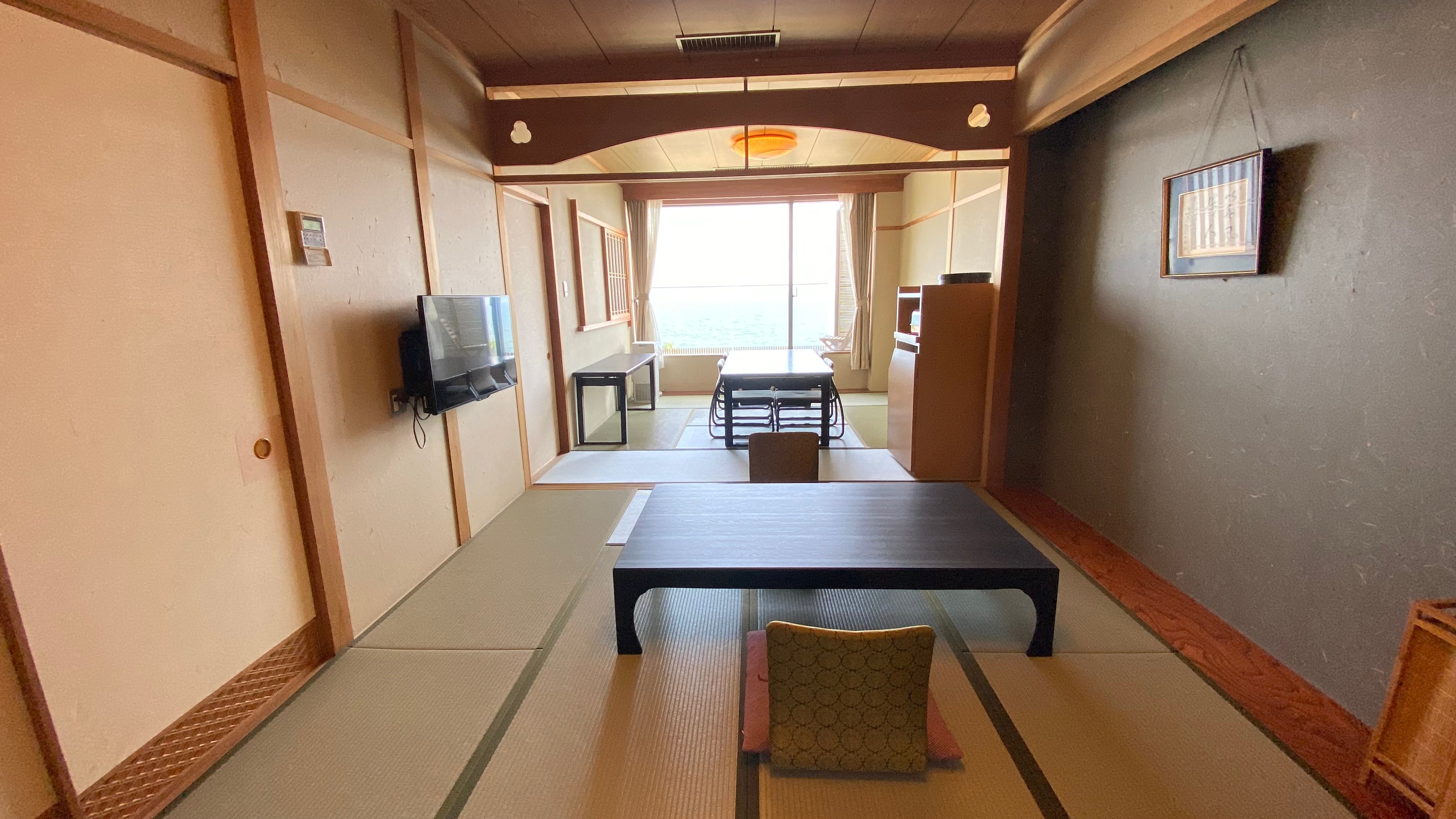 Guest room with open-air bath Example 2