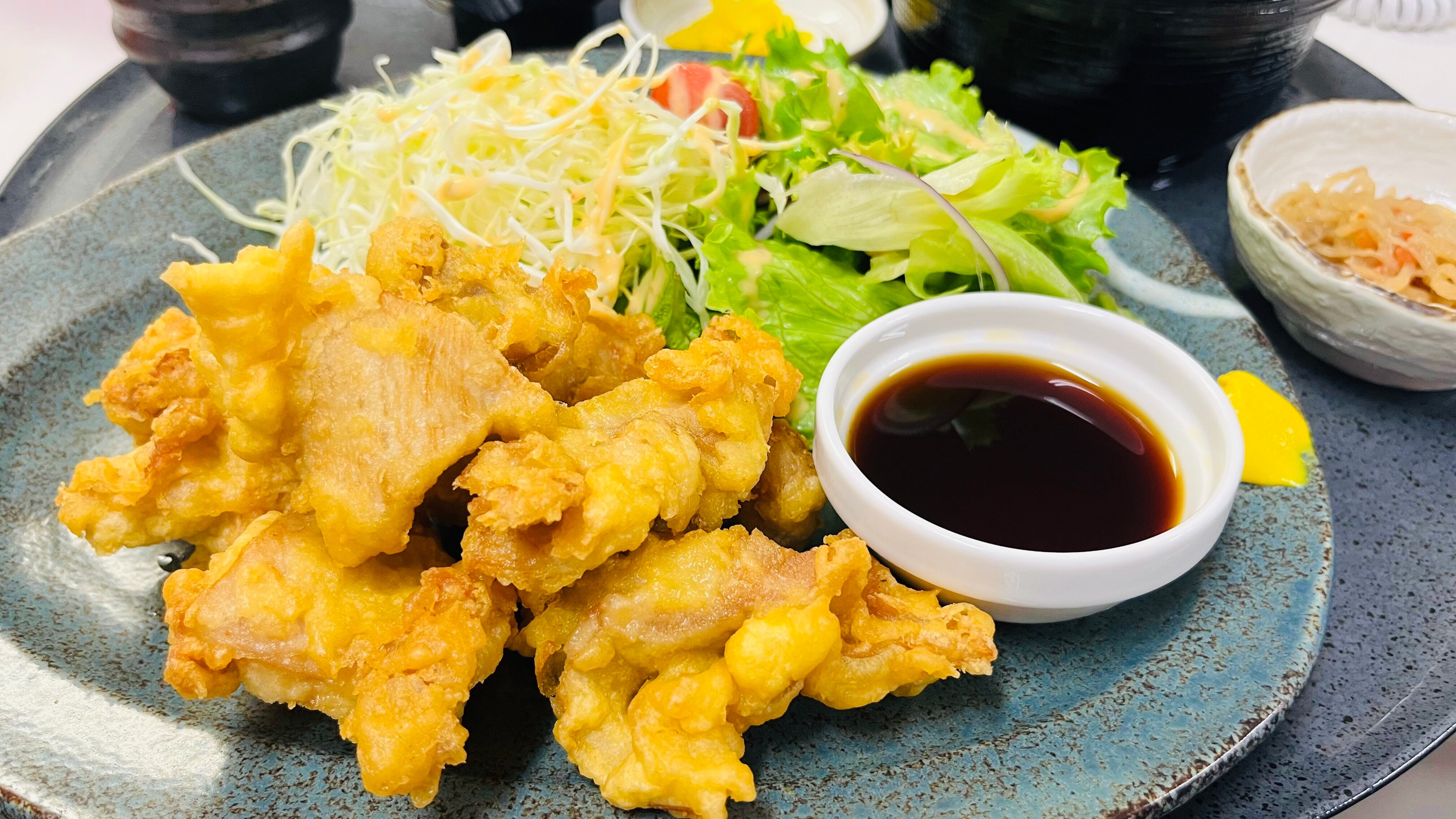 晚餐餐厅：鸡肉天妇罗套餐、花花亭、17:00-21:30（最后点餐时间为21:00）