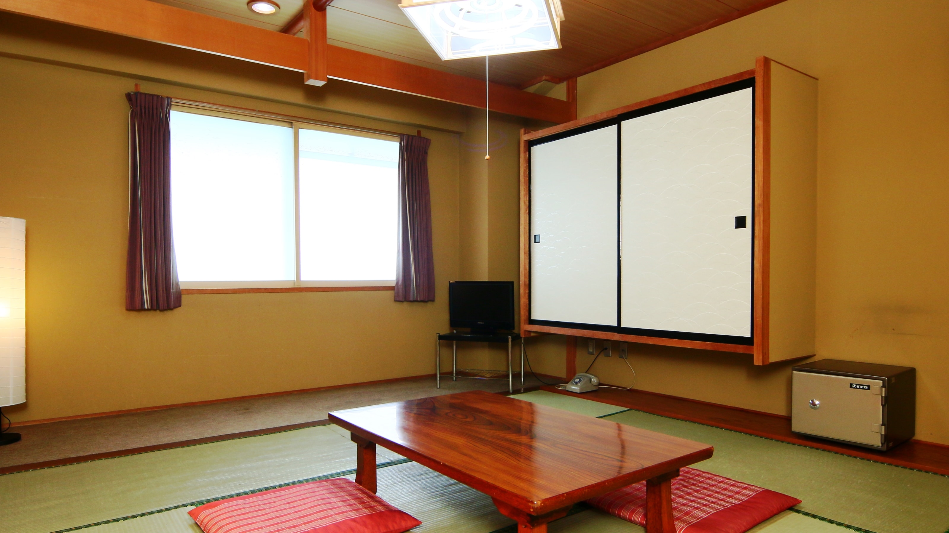 Japanese-style room (7 tatami mats)