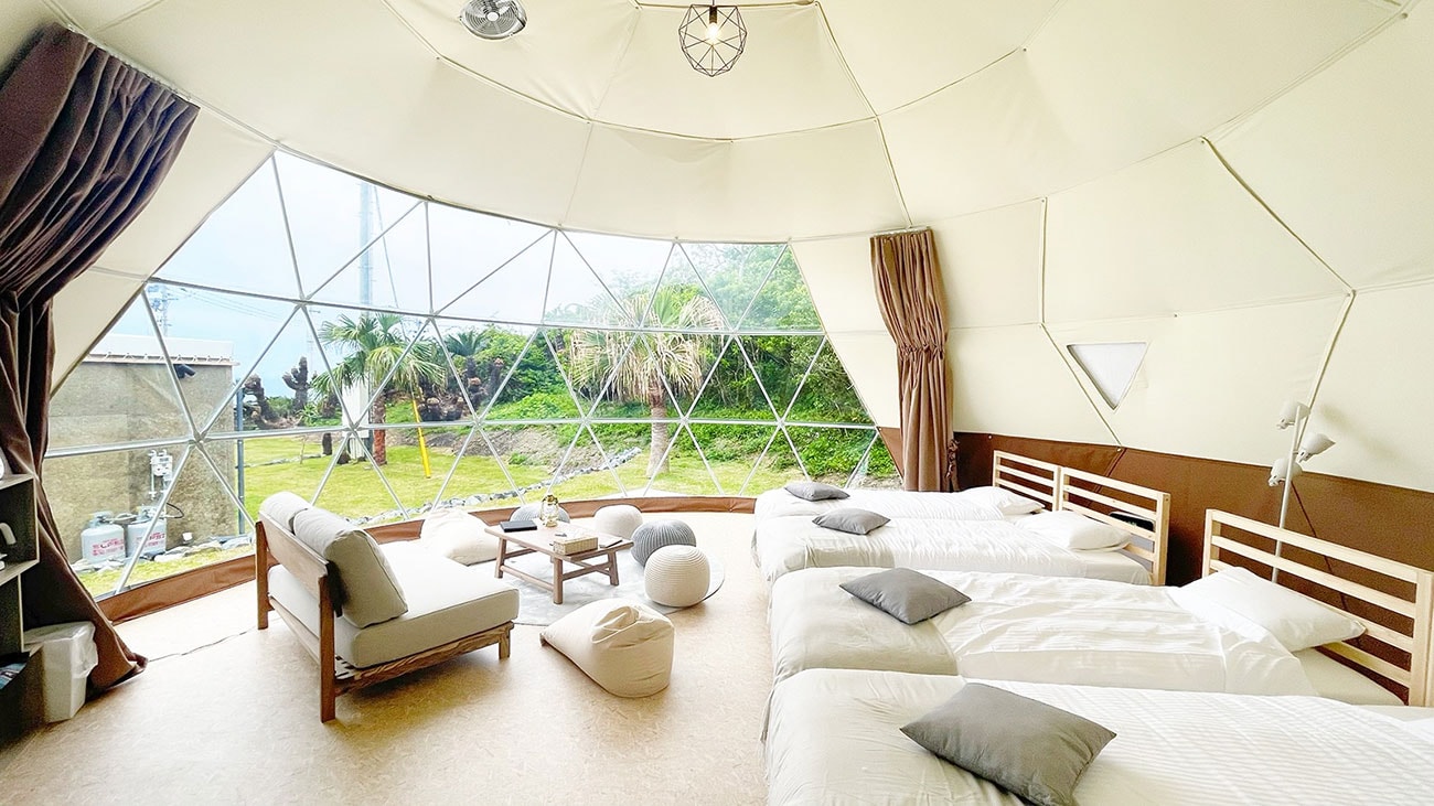 A room where you can relax in the forest and sauna