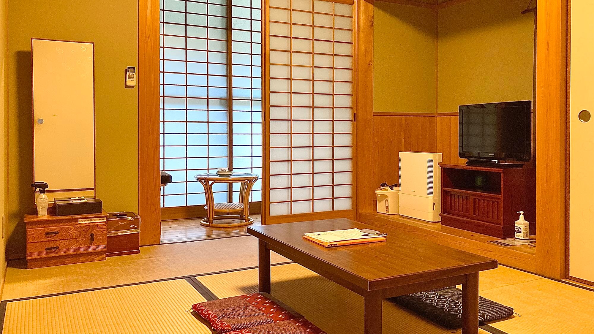 ・ [New building Japanese-style room] With an air purifier. You can spend with confidence