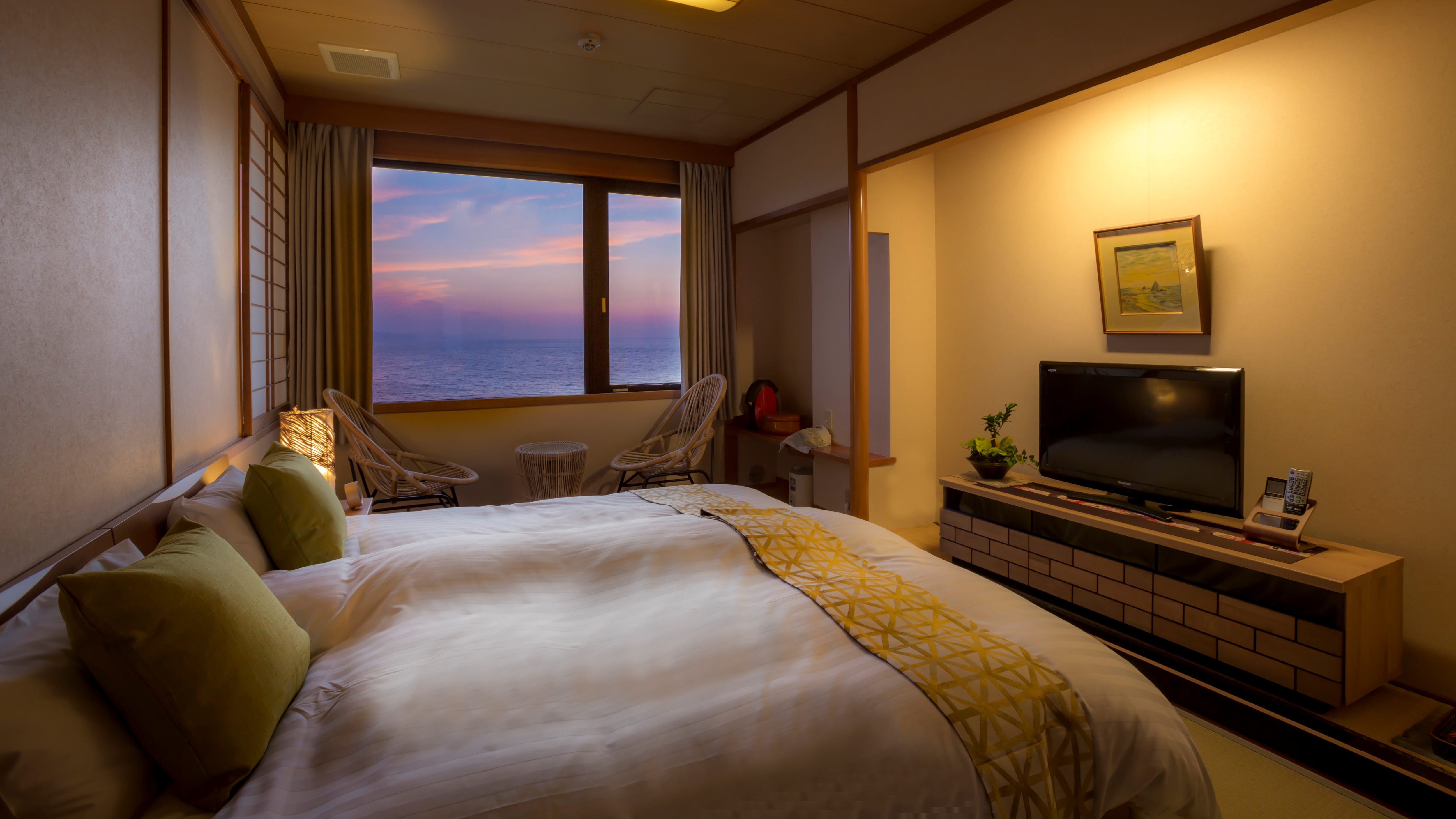 [2nd floor: Yuzuki] Japanese and Western room with king size bed <Reopened in April 2018 ♪>