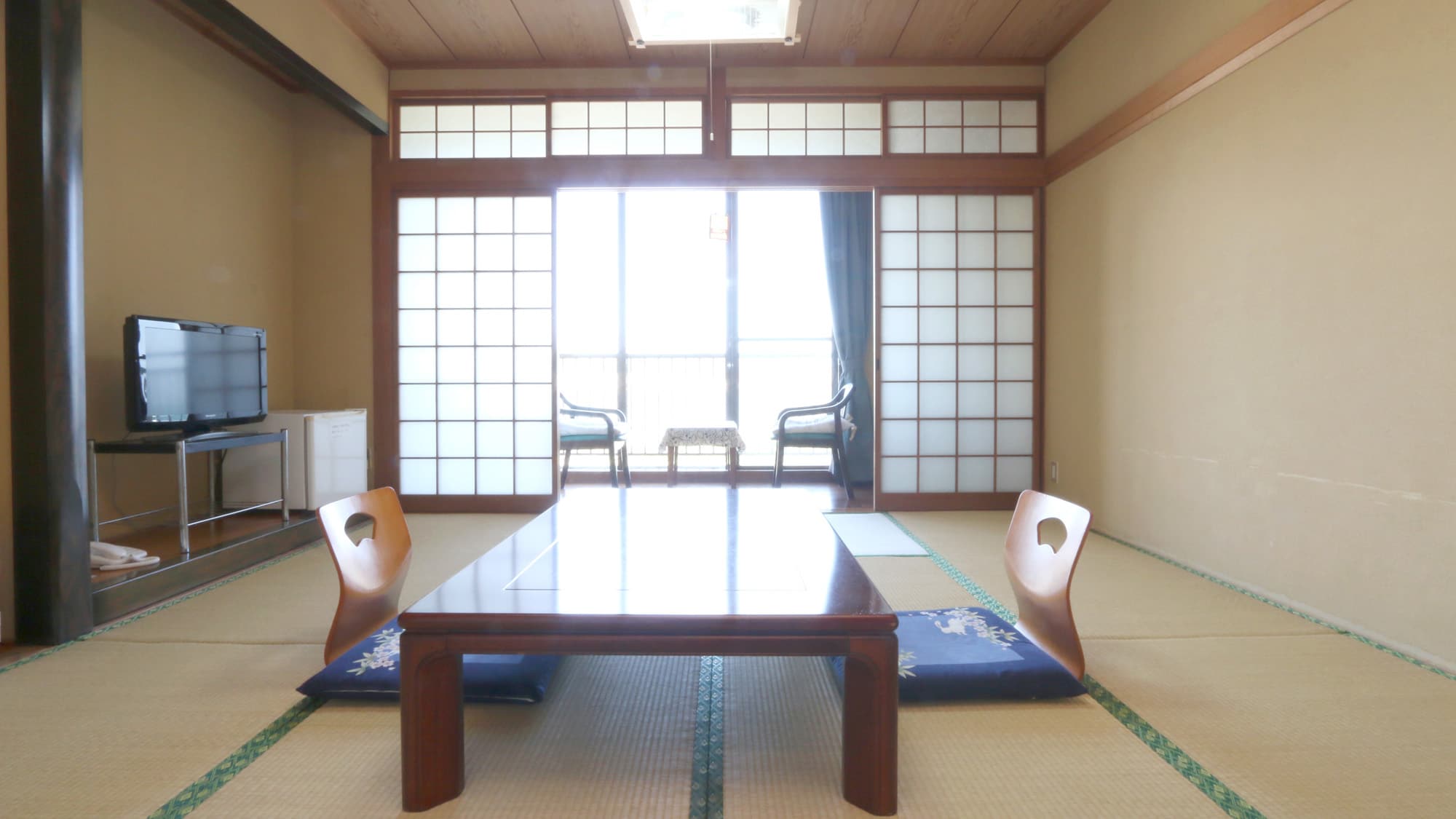 An example of a room selected by the staff (Japanese-style room, 8 tatami mats)