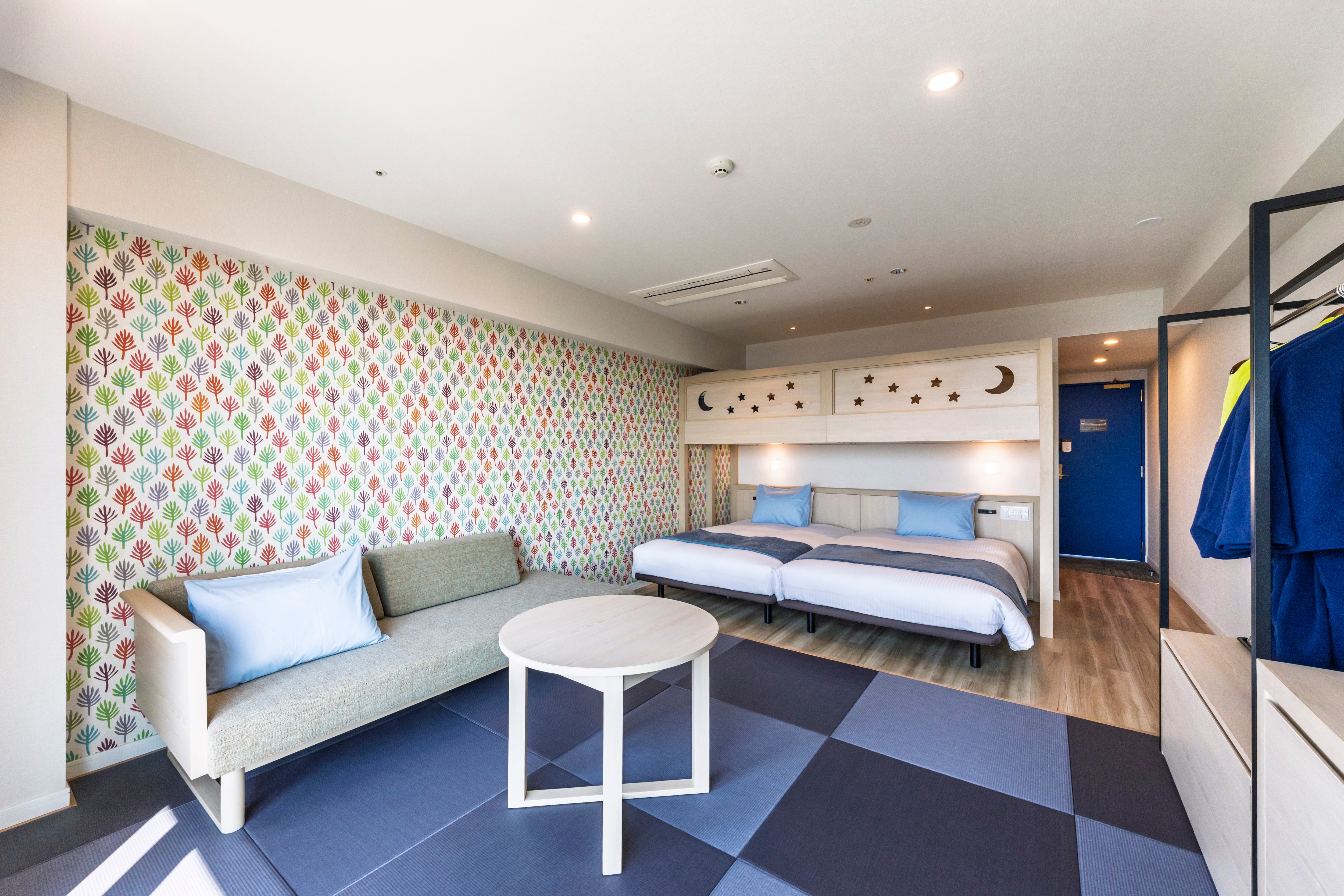 Room with loft bed