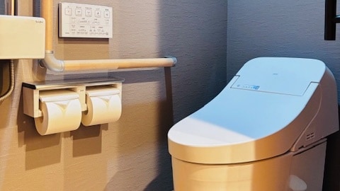 [Kamar tamu gedung baru dengan kamar mandi terbuka] Toilet