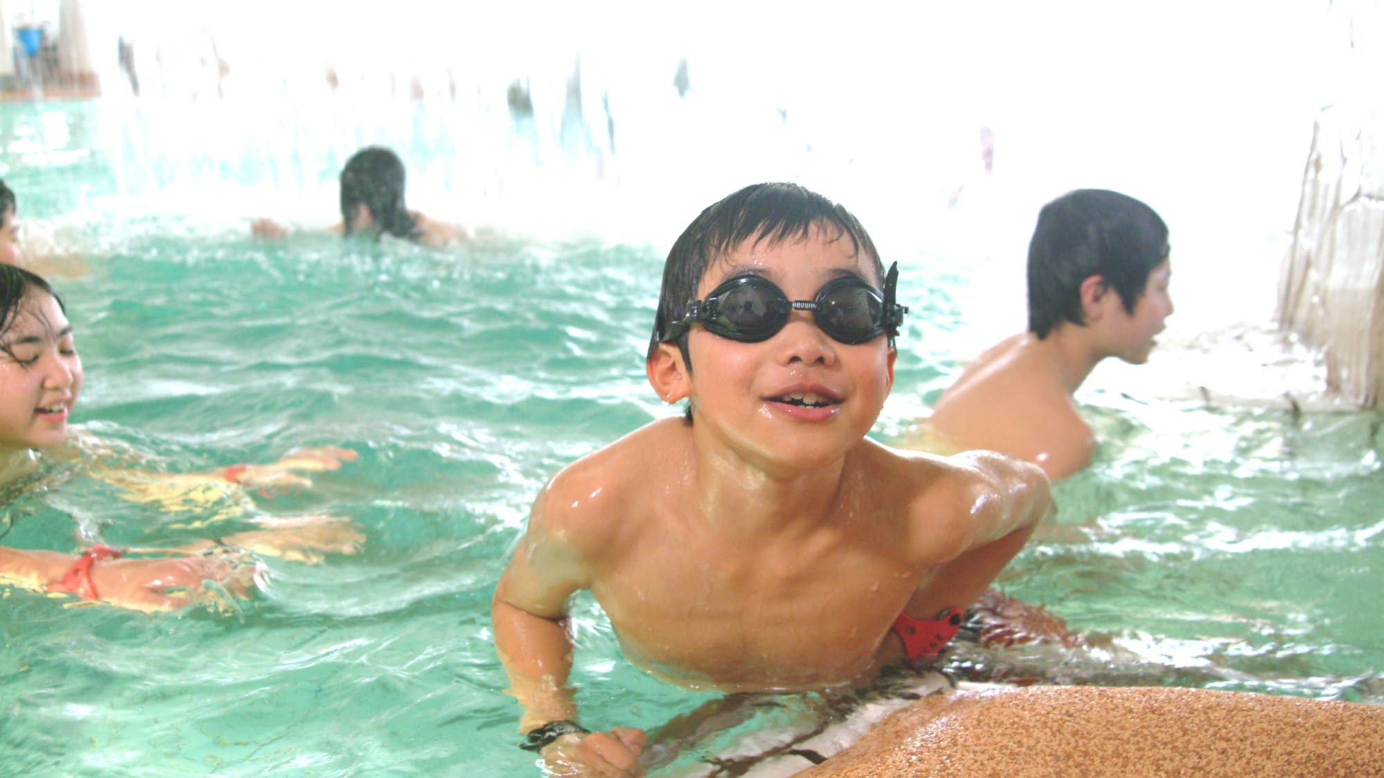 ●● Pool ●● Indoor jumbo pool