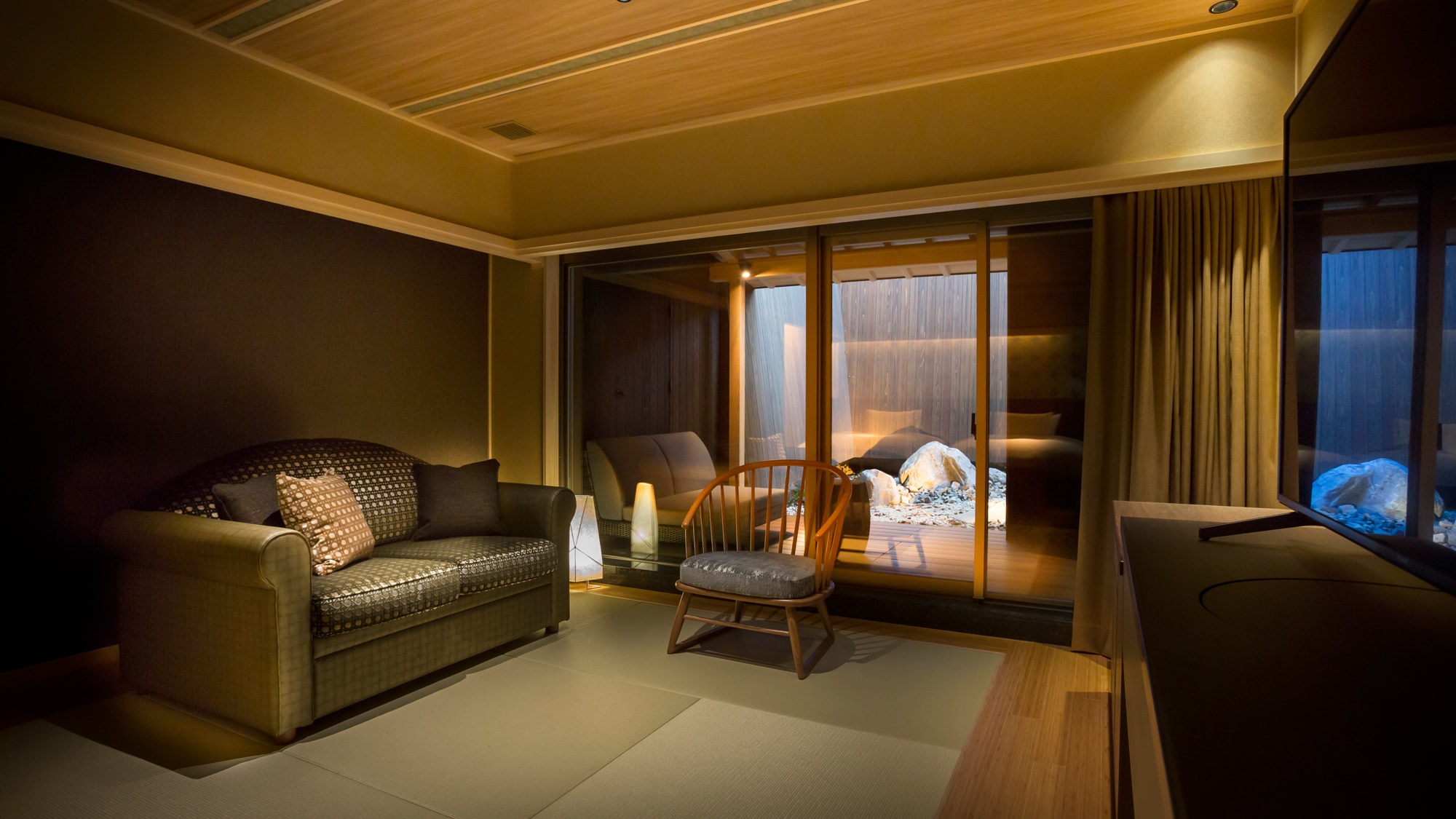Japanese-style twin A with open-air bath terrace and inner garden