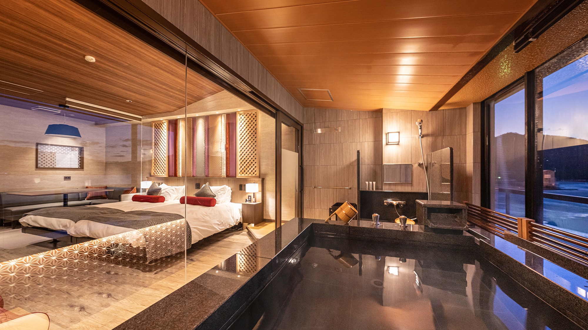 [Opened in 2020] Guest room with semi-open-air bath “Mizu”