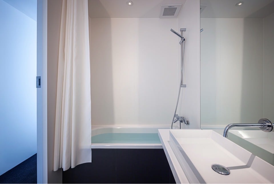 Bathroom (Deluxe Room)