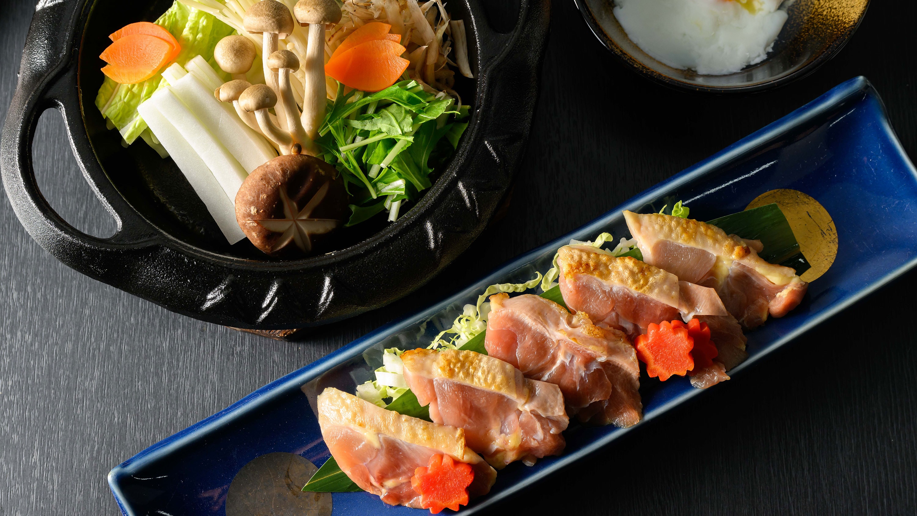 [Yamato Kaiseki Course ~Colors of the Ancient Capital~] Enjoy Yamato chicken in a small sukiyaki-style pot. (Served with a soft-boiled egg)