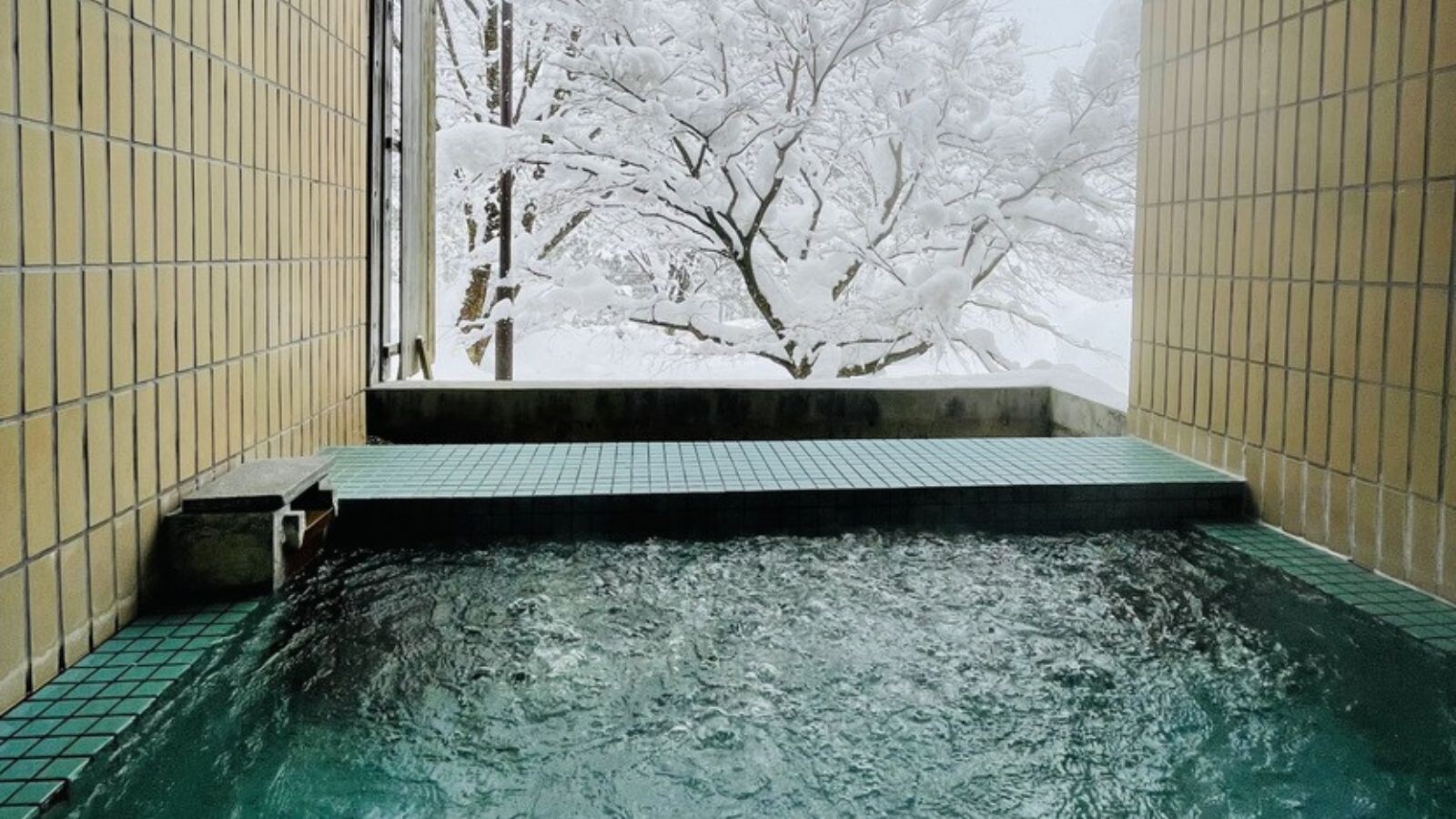 [Hot Spring] Winter open-air bath with a view of the snow