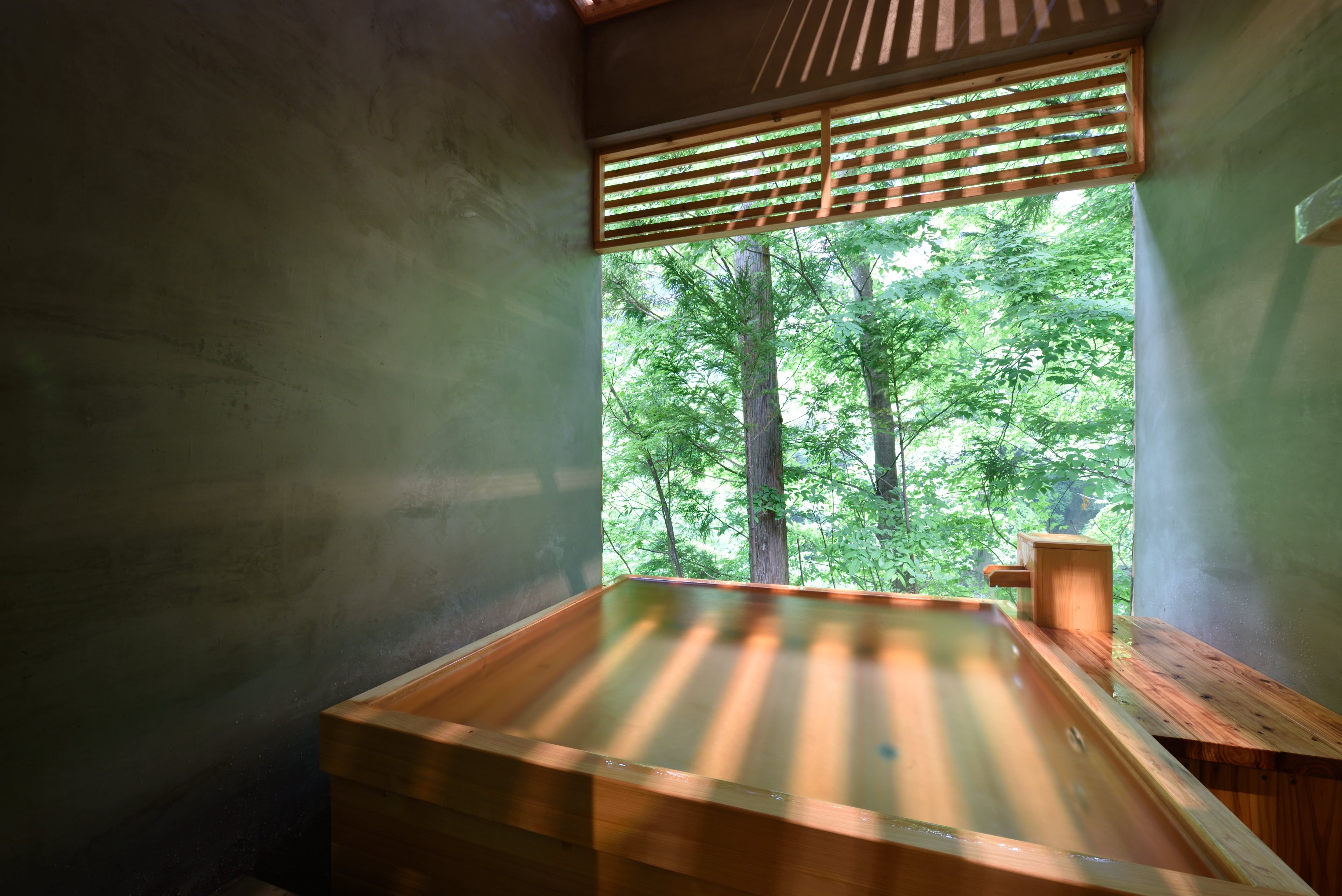 Hot Springs: Maple White: Summer