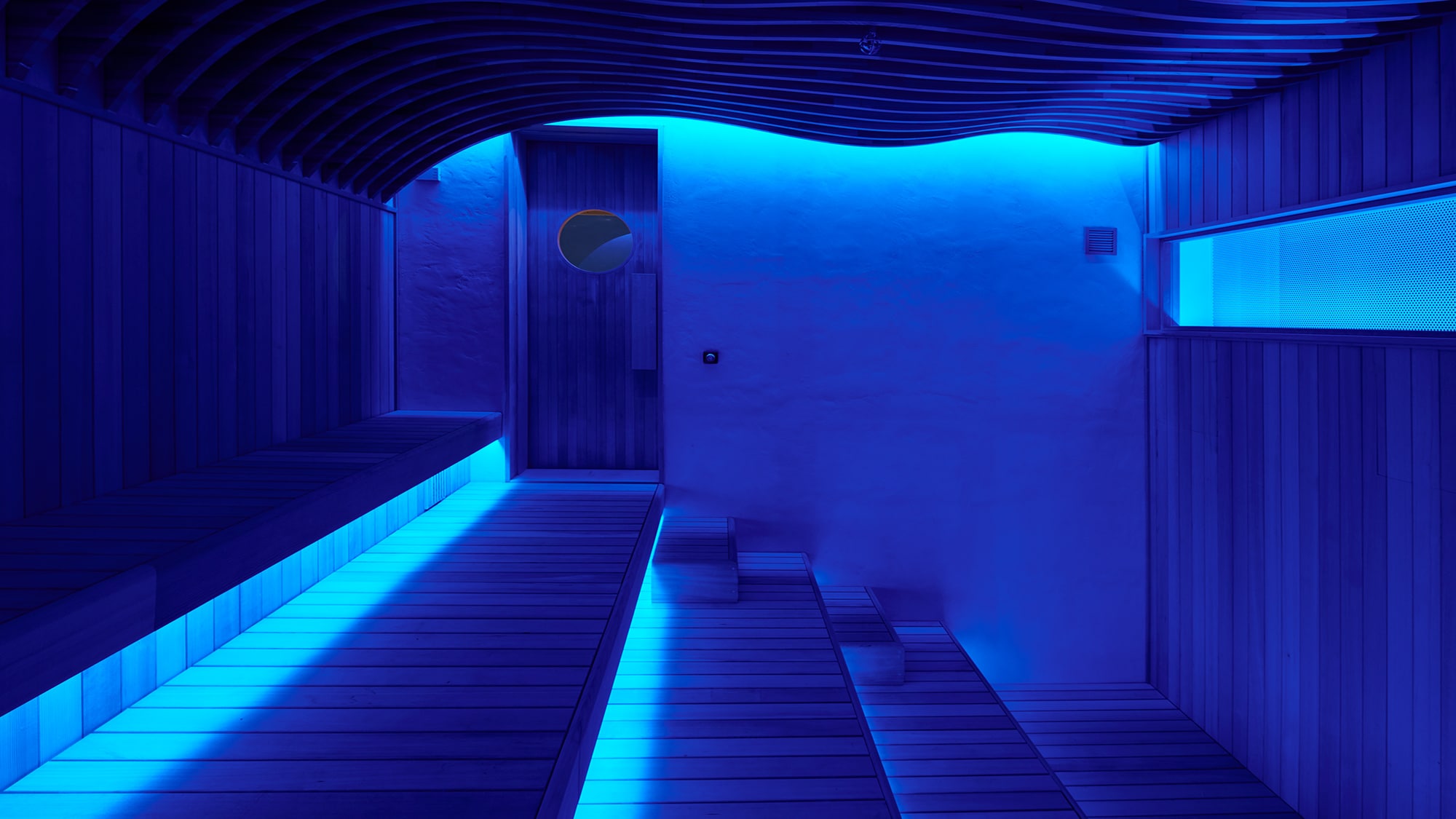 A new type of sauna that makes you feel like you're diving into the ocean floor (fees apply)
