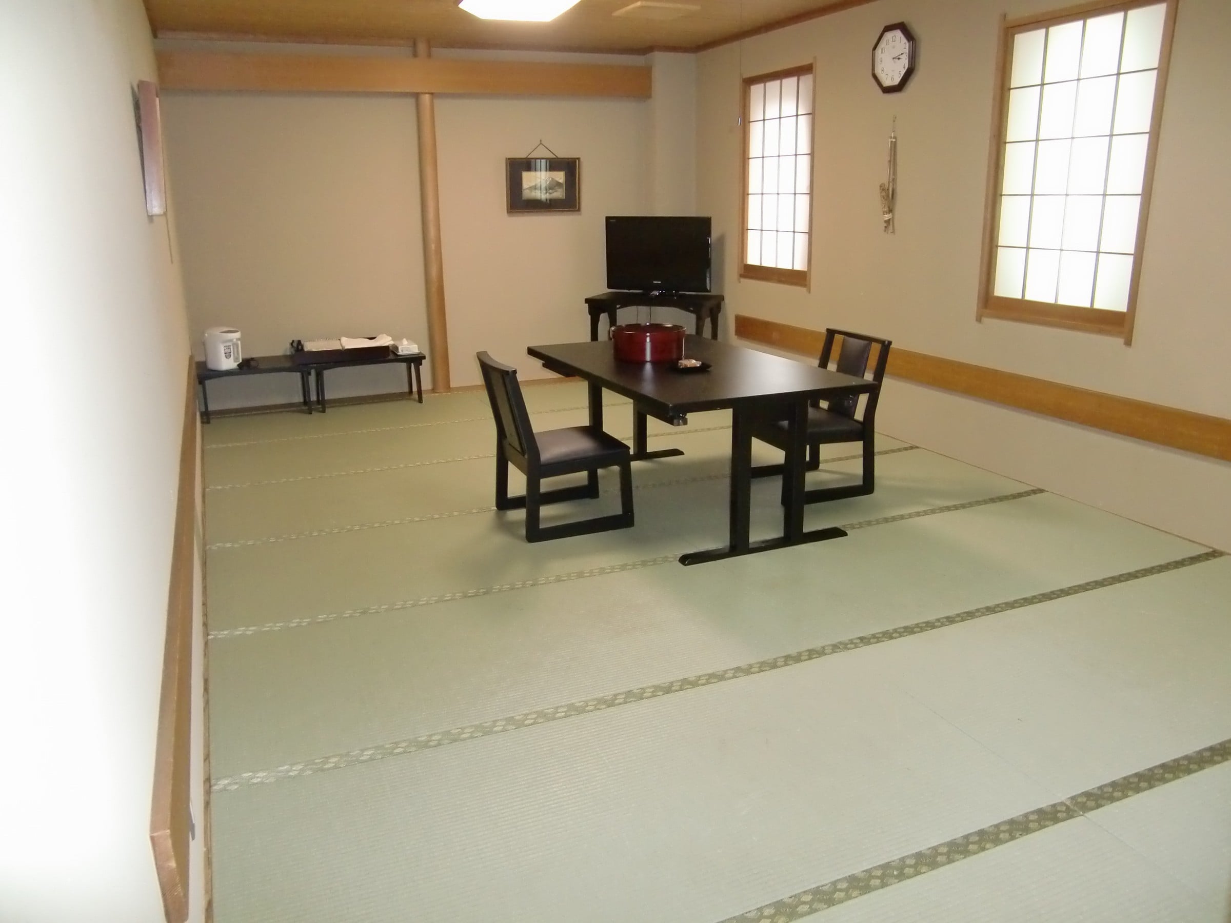 14-tatami mat Japanese-style room, no bathroom or toilet.