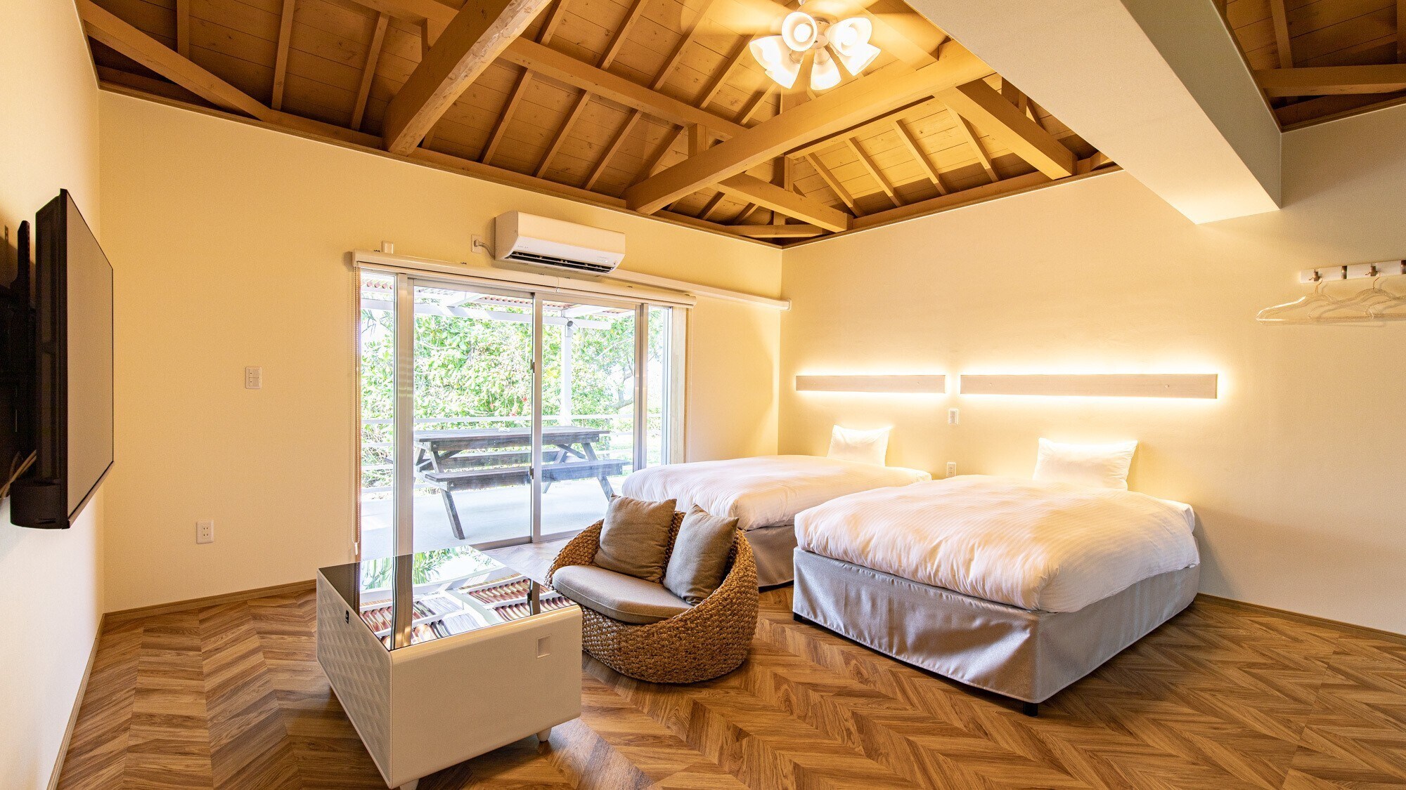 [Palm Deck Cottage] Guest Room Image