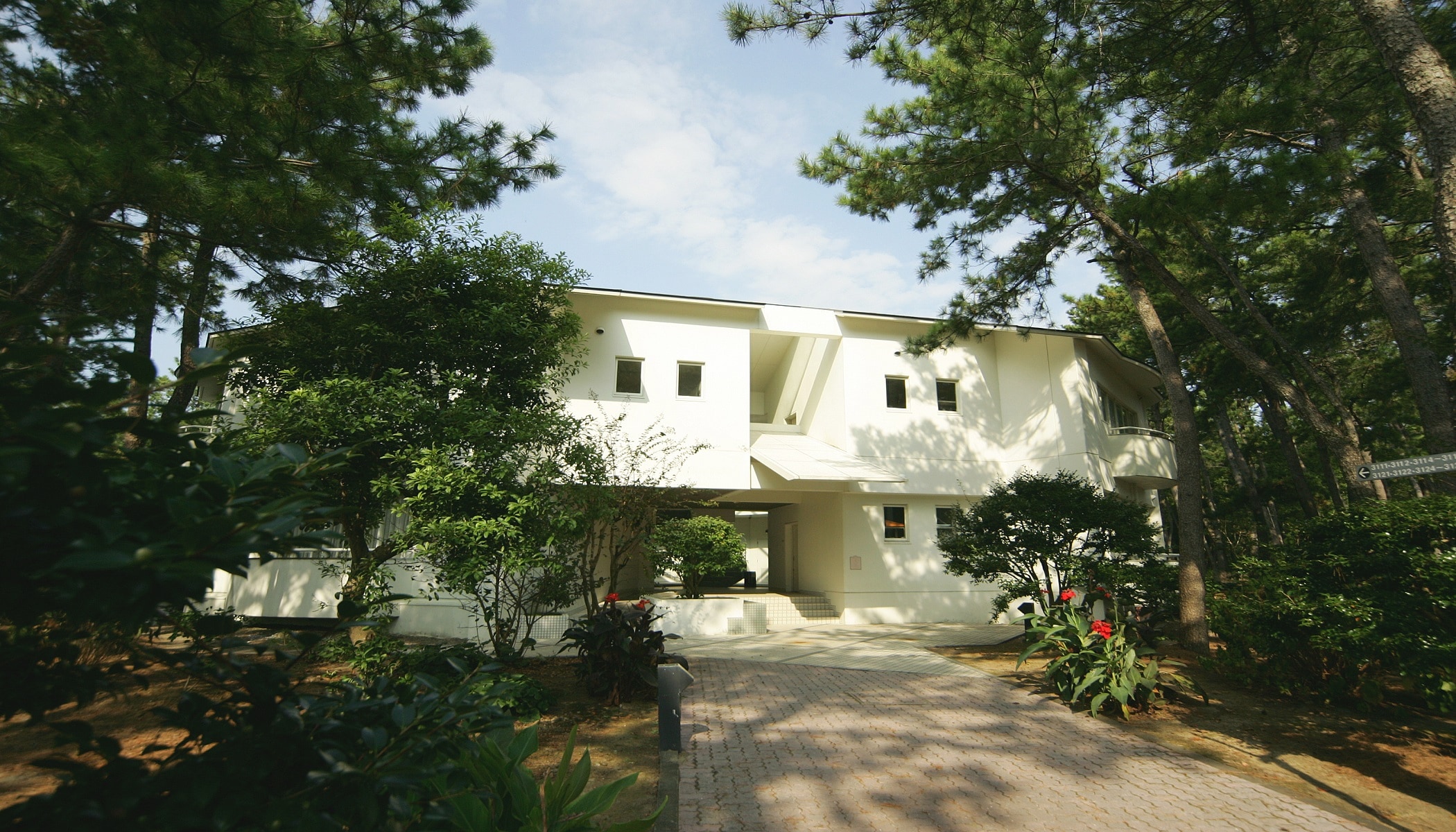 Cottage Group Building