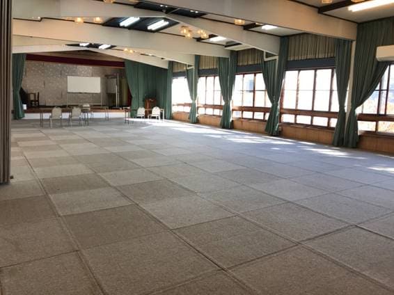 [Large conference room (training venue)]