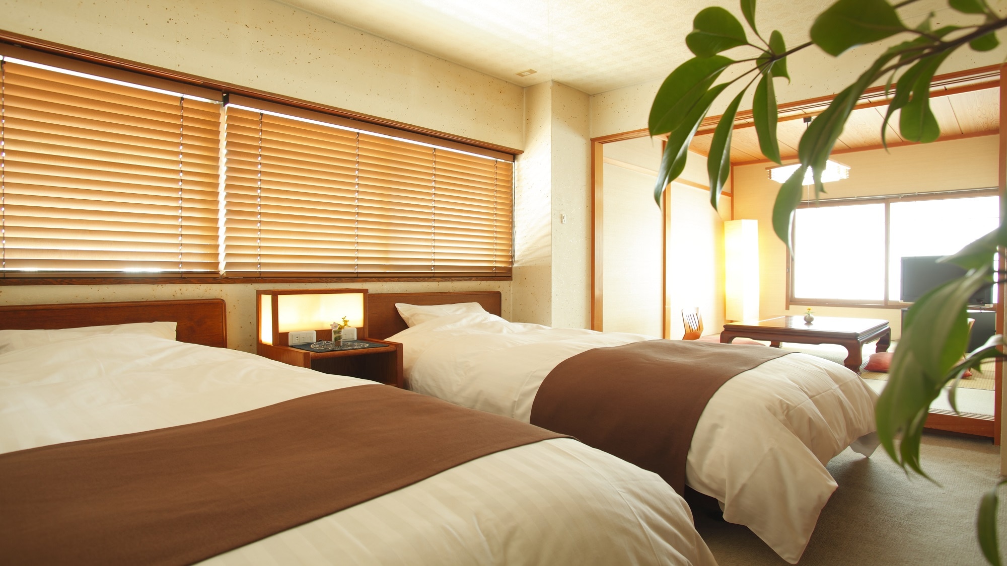 [Japanese-Western style room with soft bed] Twin bed + Japanese-style room 6 tatami mats