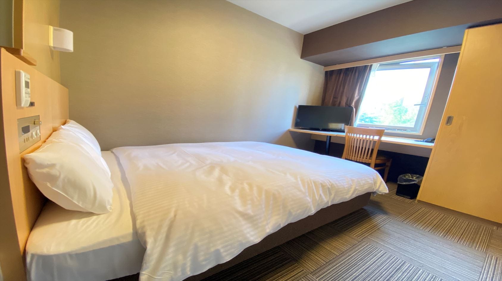 ◆ Double 16.1㎡ ~ 16.2㎡ Bed made by Serta (1400 & times; 1950) Non-smoking / Smoking